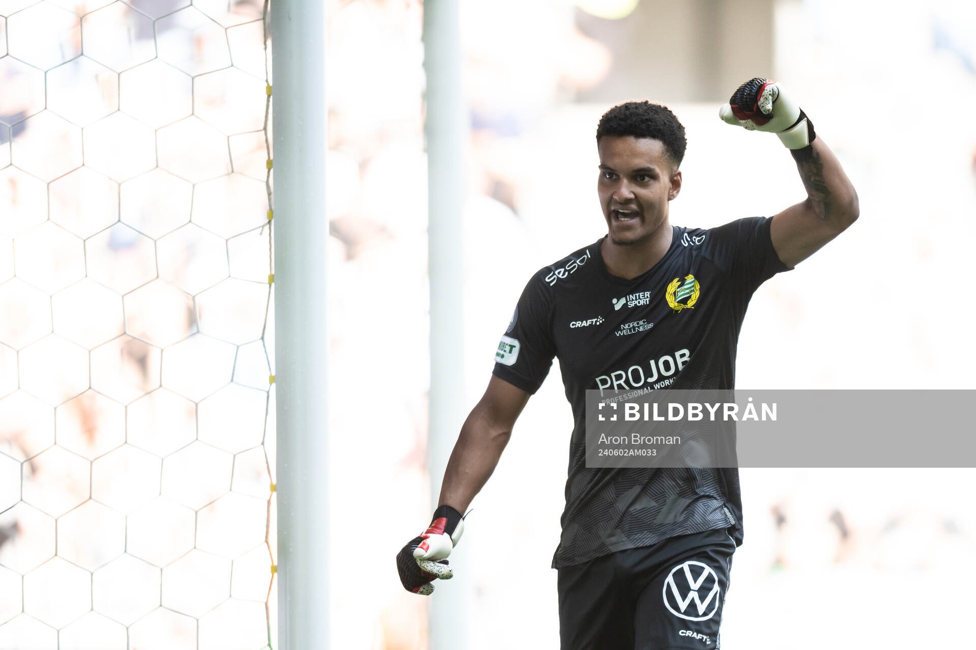 Hammarbys målvakt Oliver Dovin