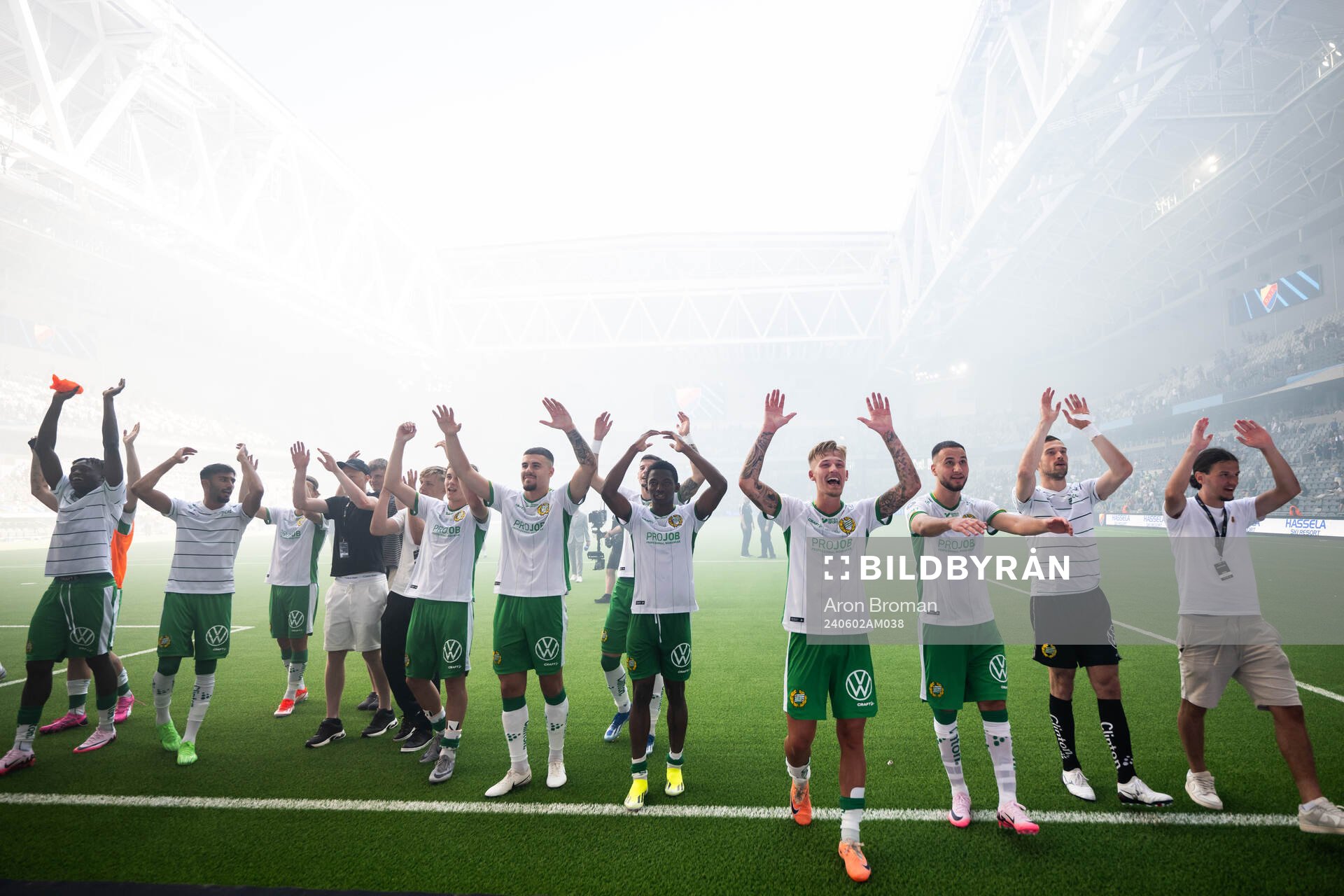 Hammarbys spelare jublar