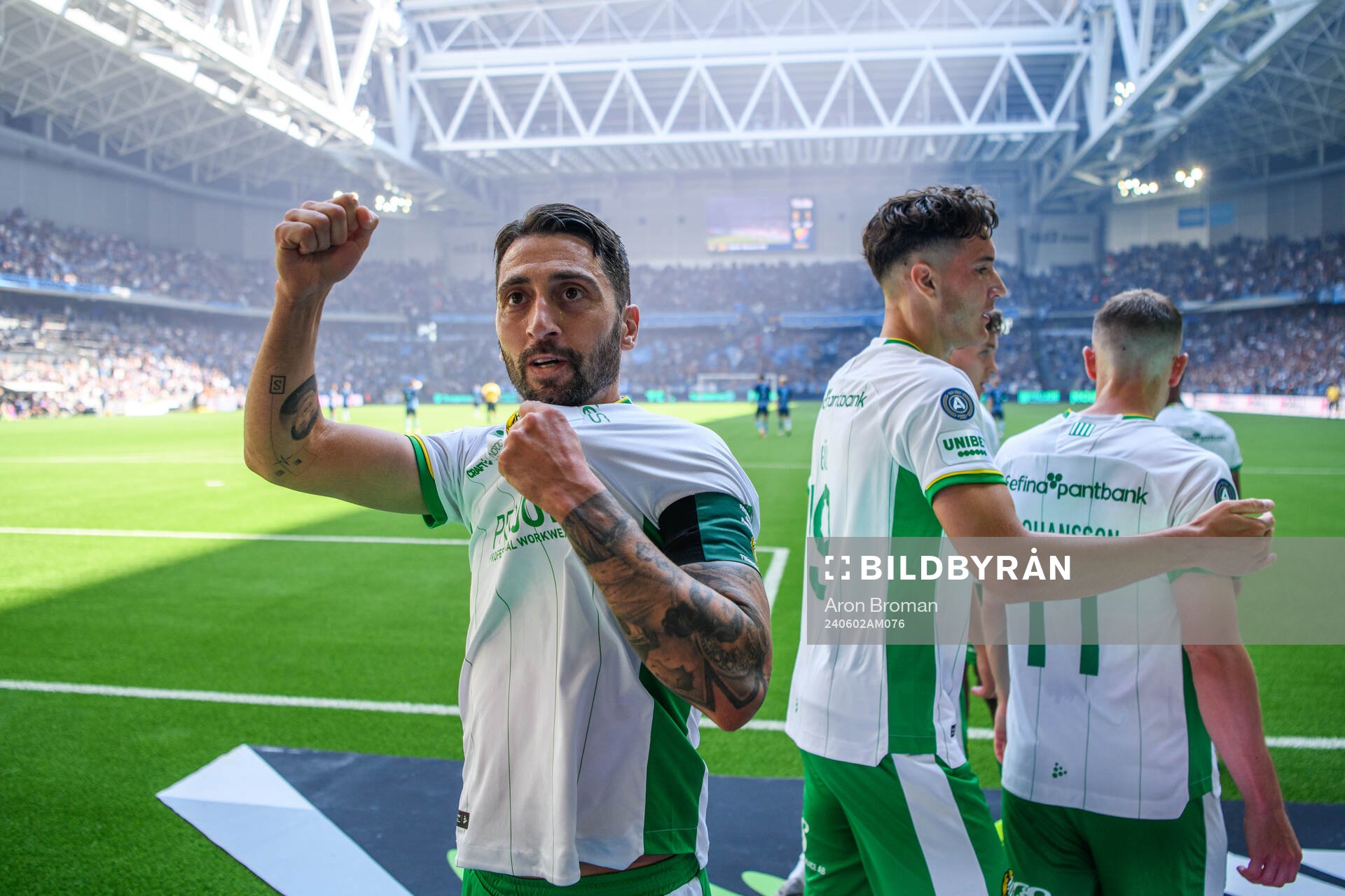 Hammarbys Nahir Besara jublar