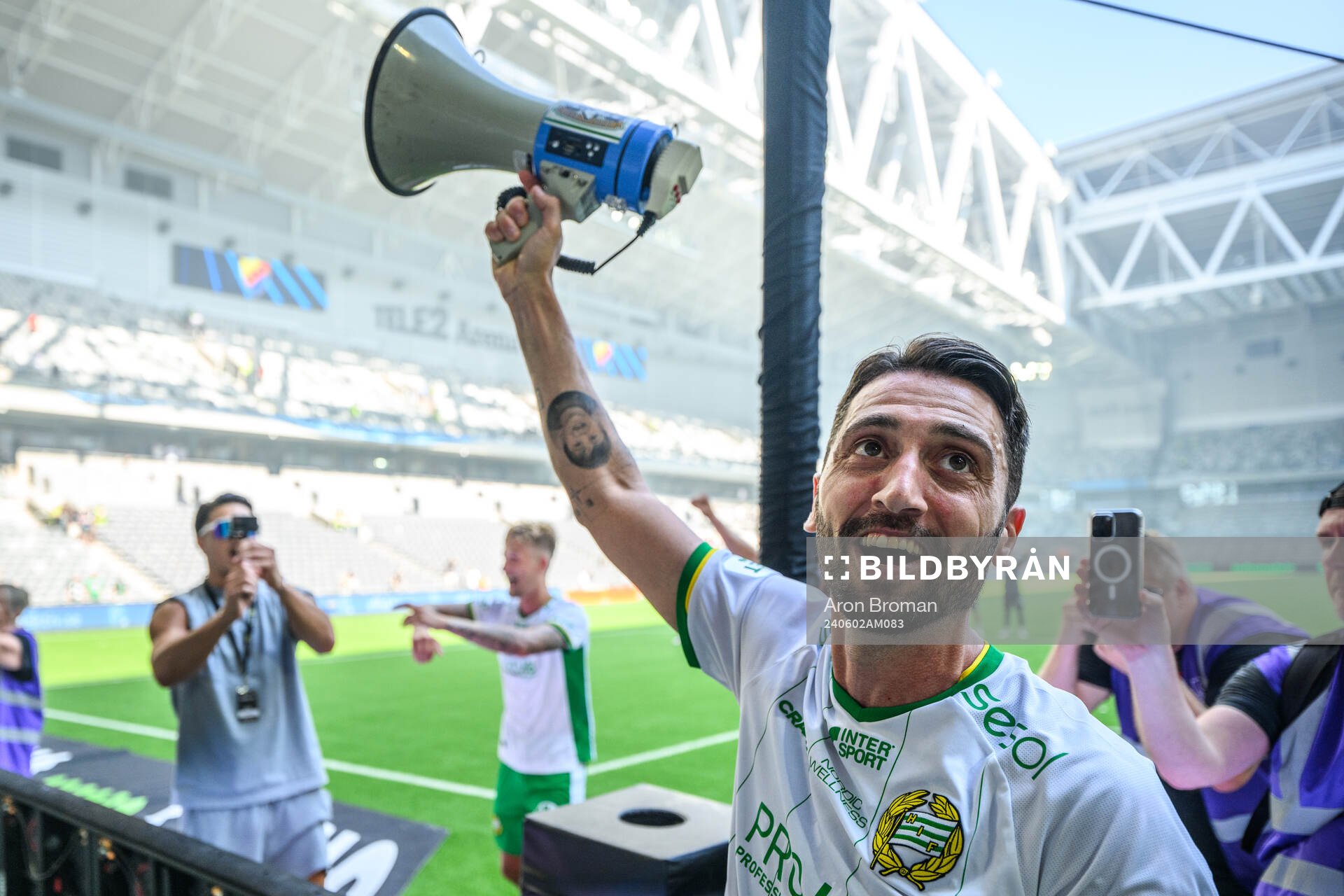 Hammarbys Nahir Besara jublar