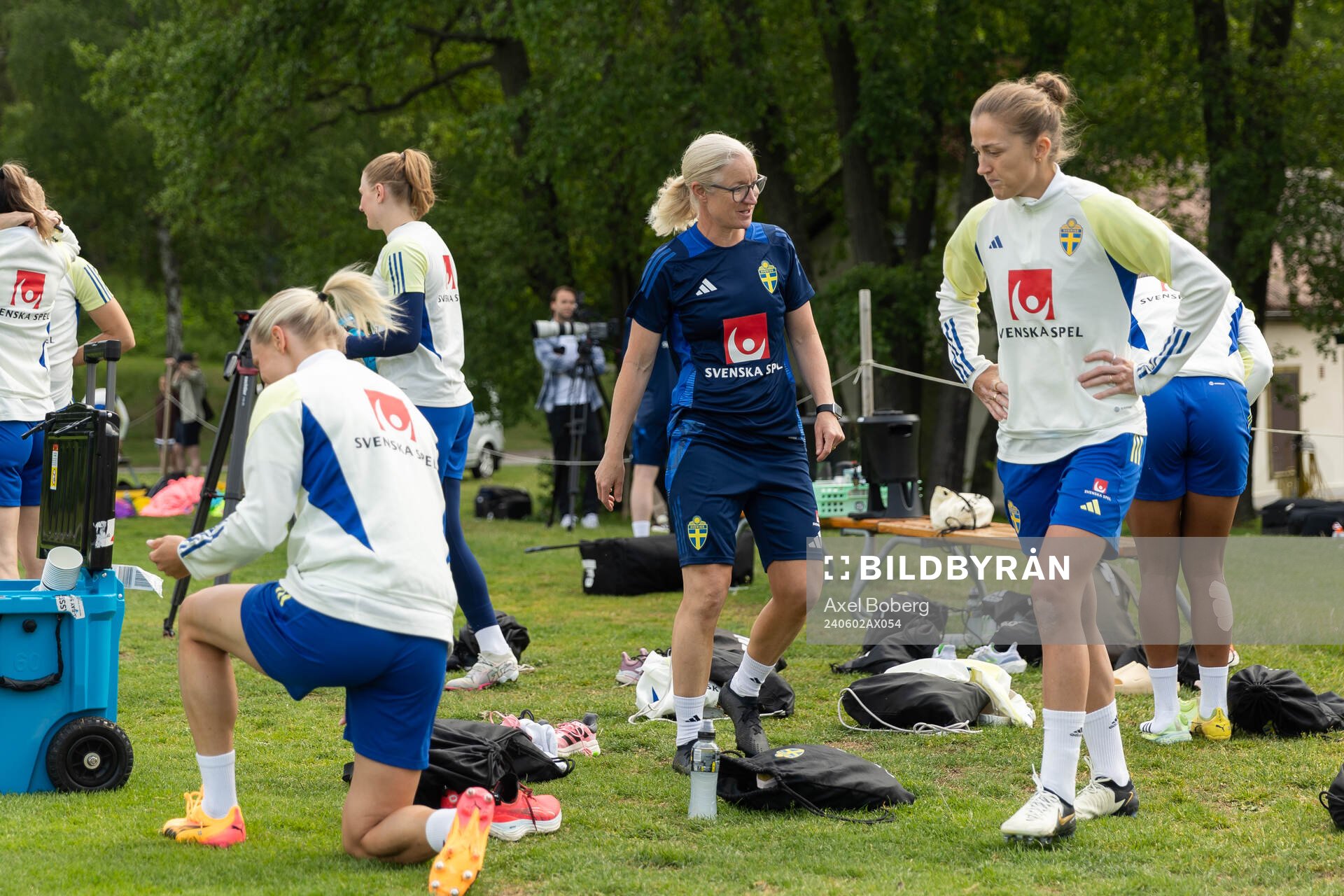 Coach Victoria Sandell of Sweden