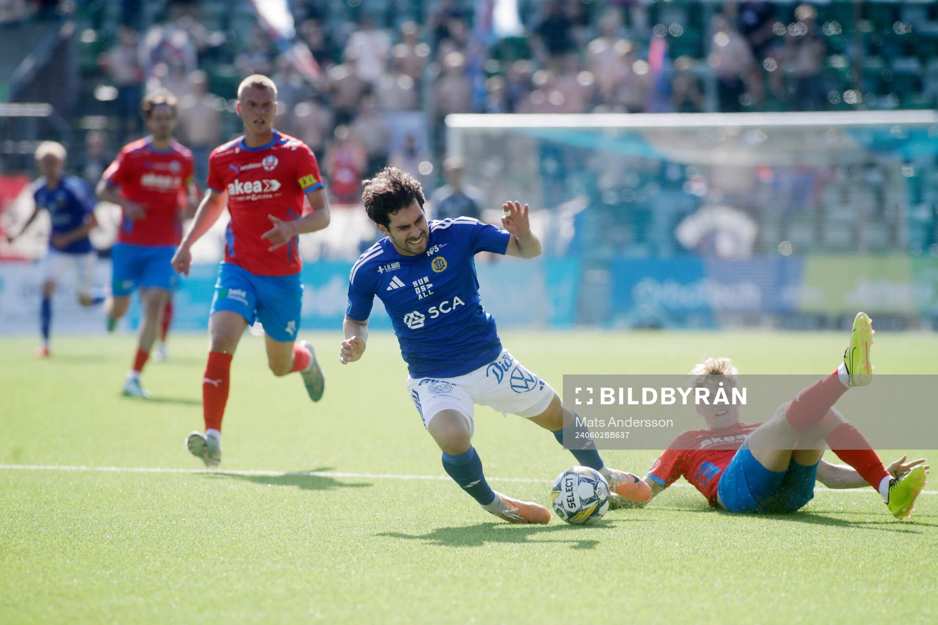 GIF Sundsvalls Marc Manchon och Helsingborgs Benjamin Örn