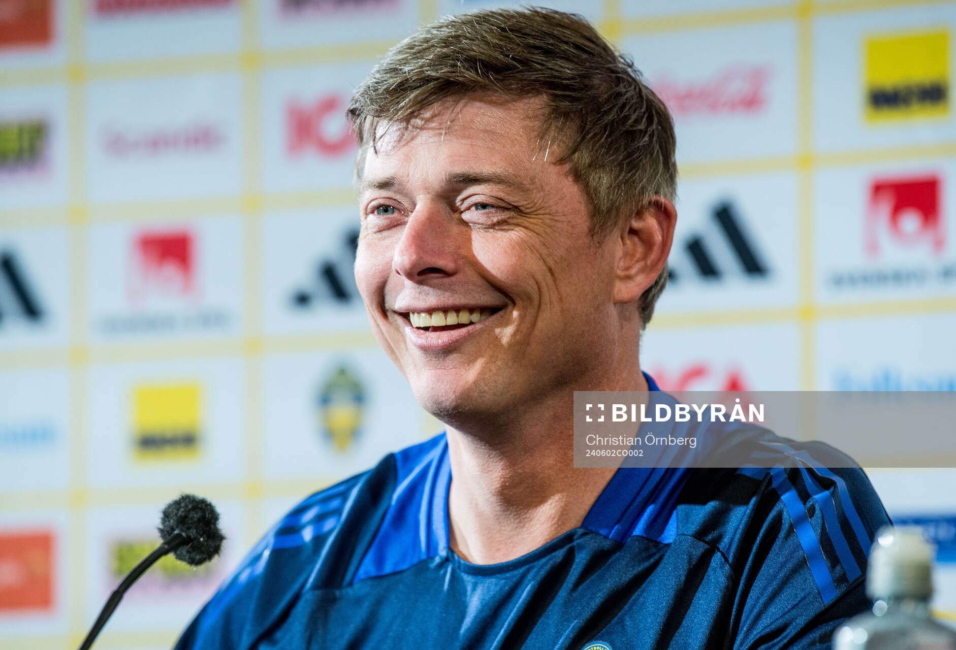 Head coach Jon Dahl Tomasson of the Swedish national