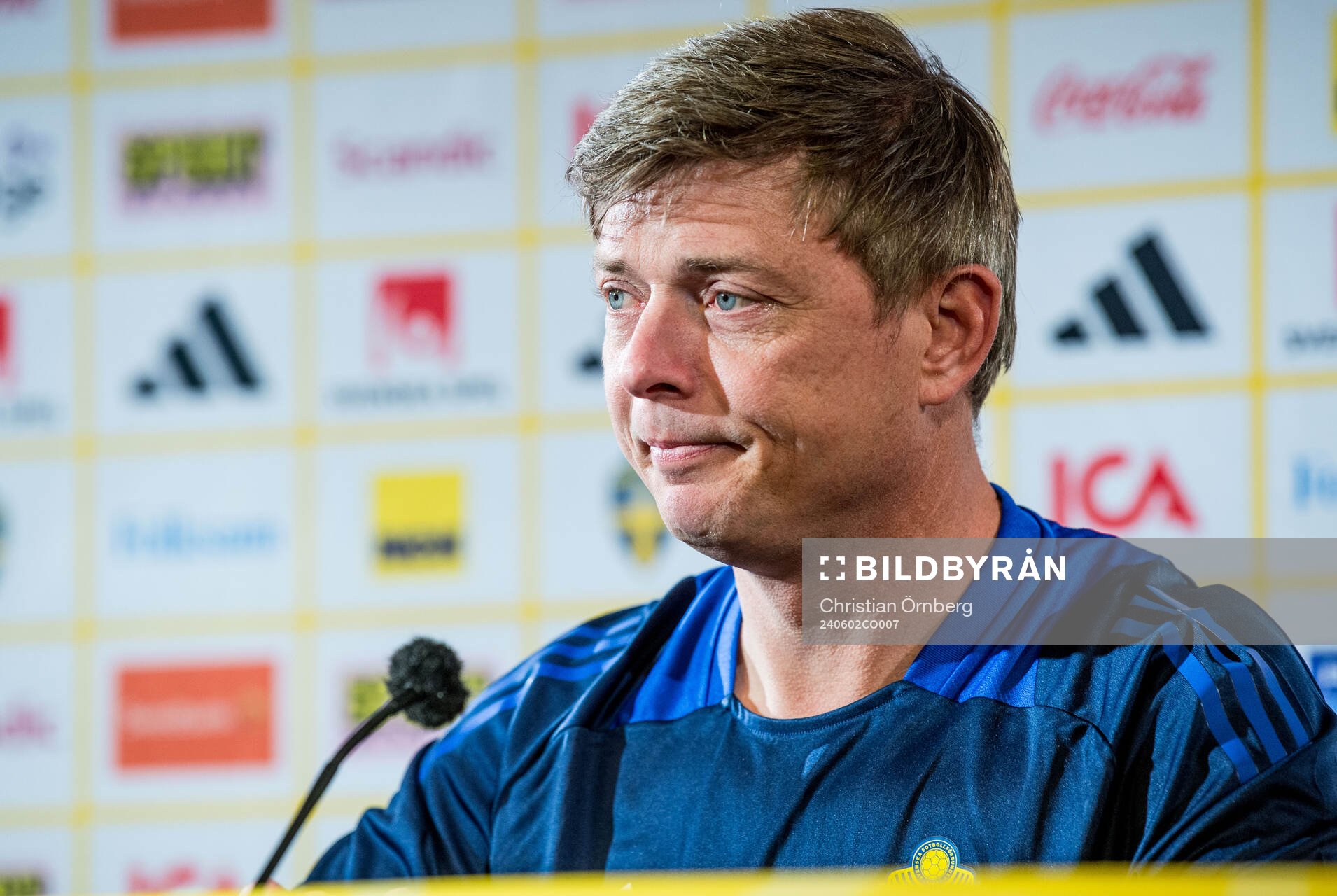 Head coach Jon Dahl Tomasson of the Swedish national