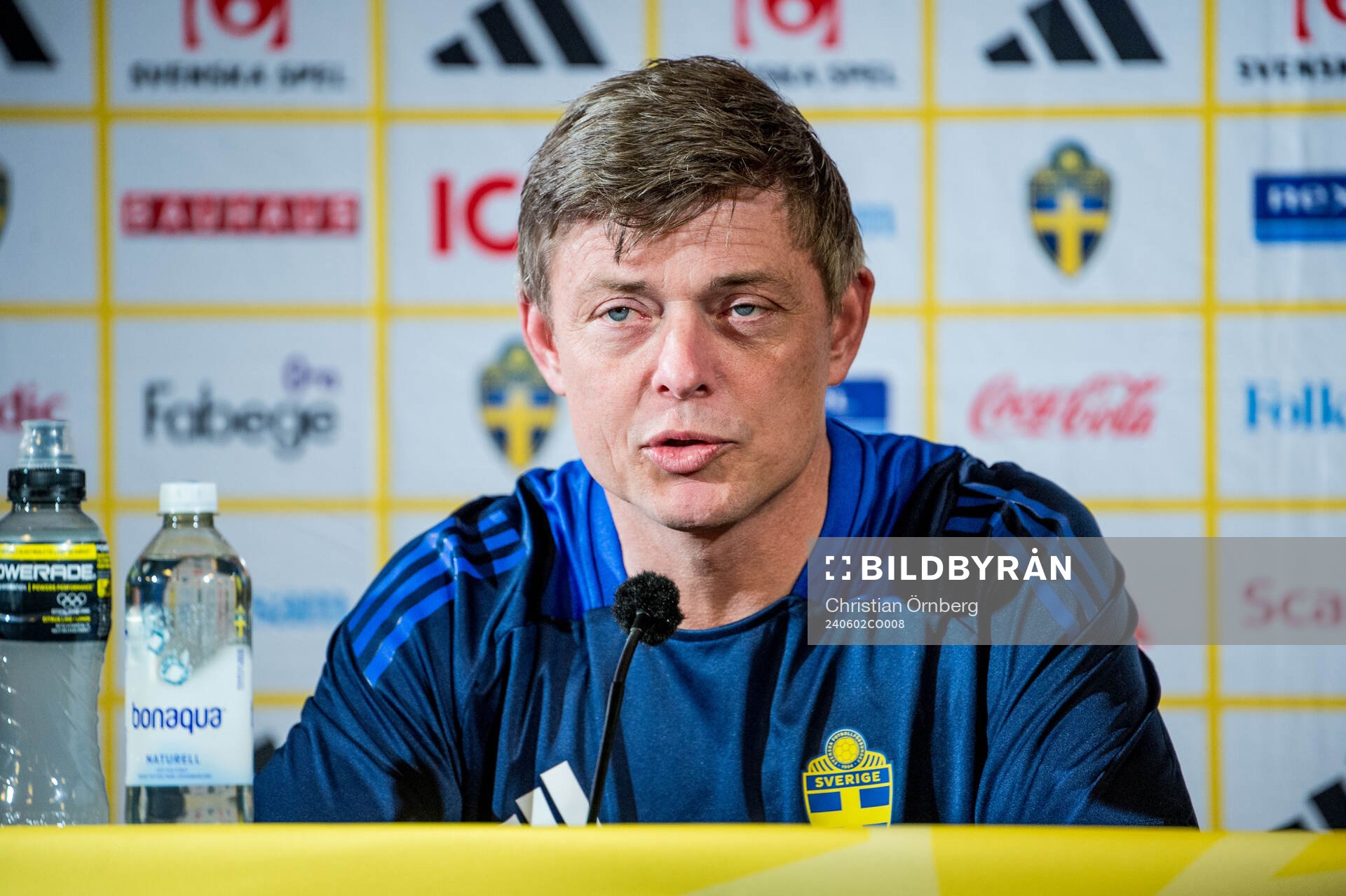 Head coach Jon Dahl Tomasson of the Swedish national