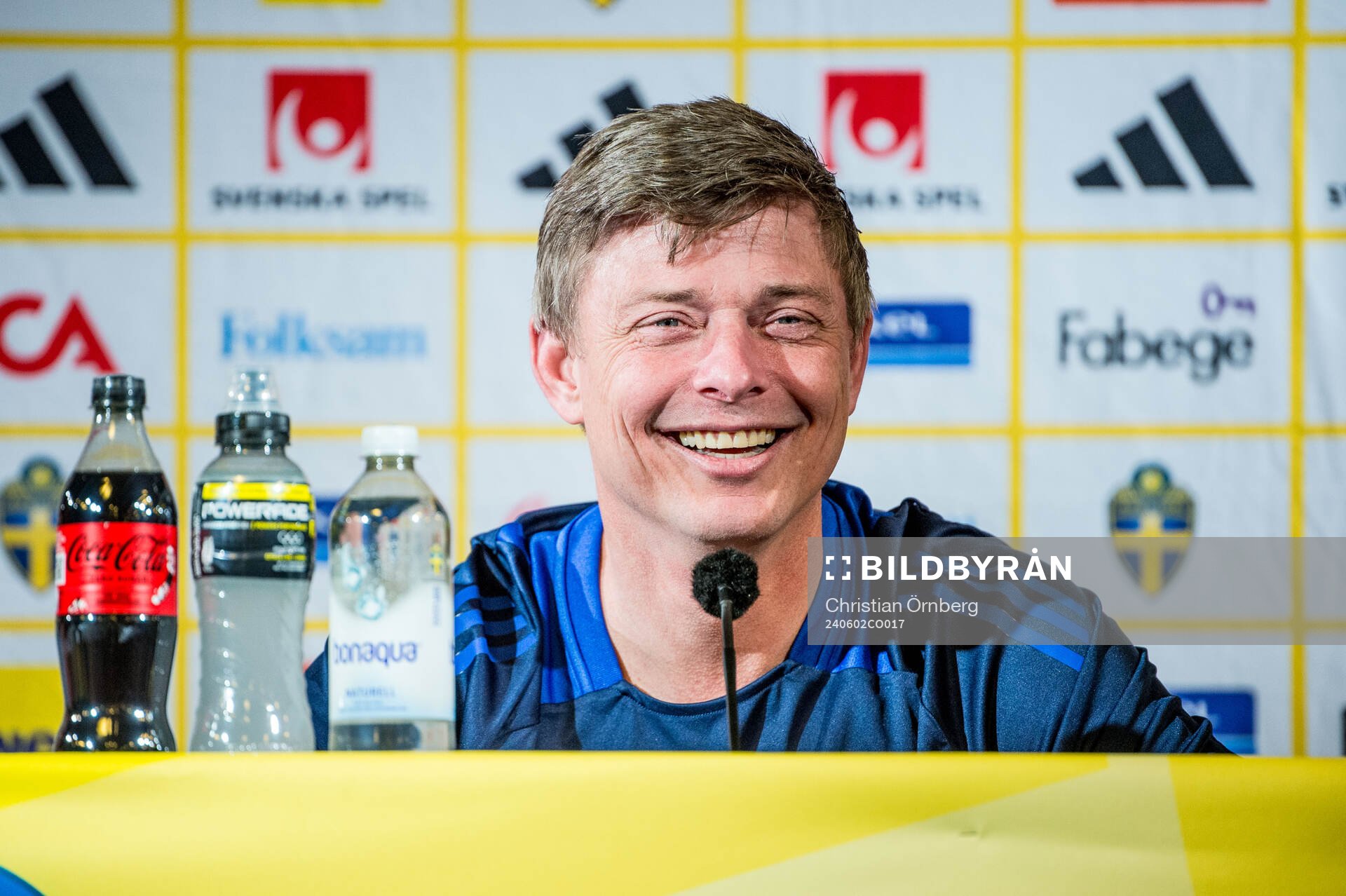Head coach Jon Dahl Tomasson of the Swedish national
