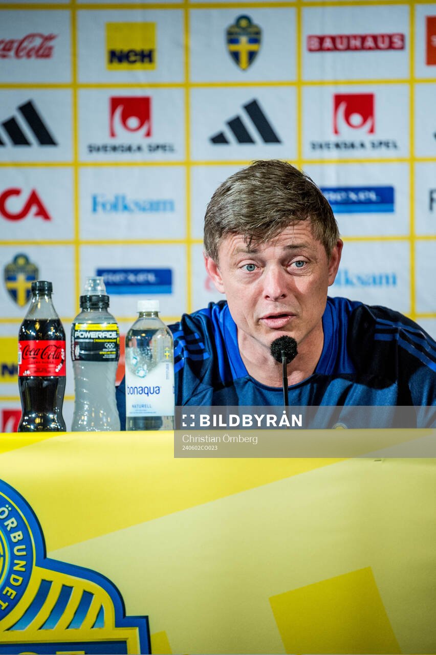 Head coach Jon Dahl Tomasson of the Swedish national