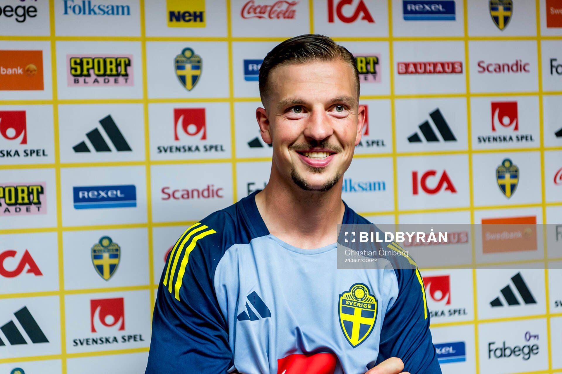 Simon Olsson of Sweden