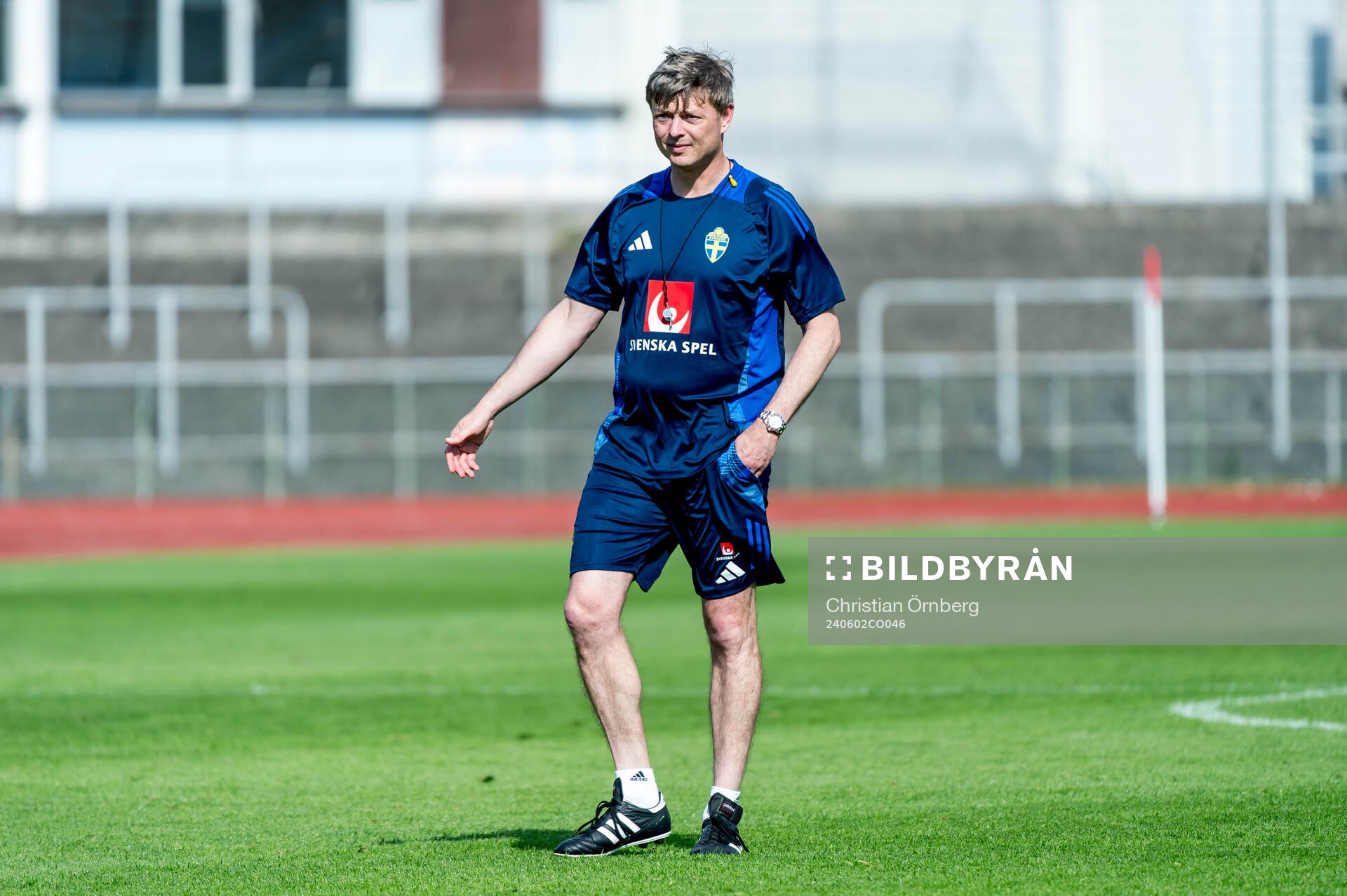 Head coach Jon Dahl Tomasson of Sweden