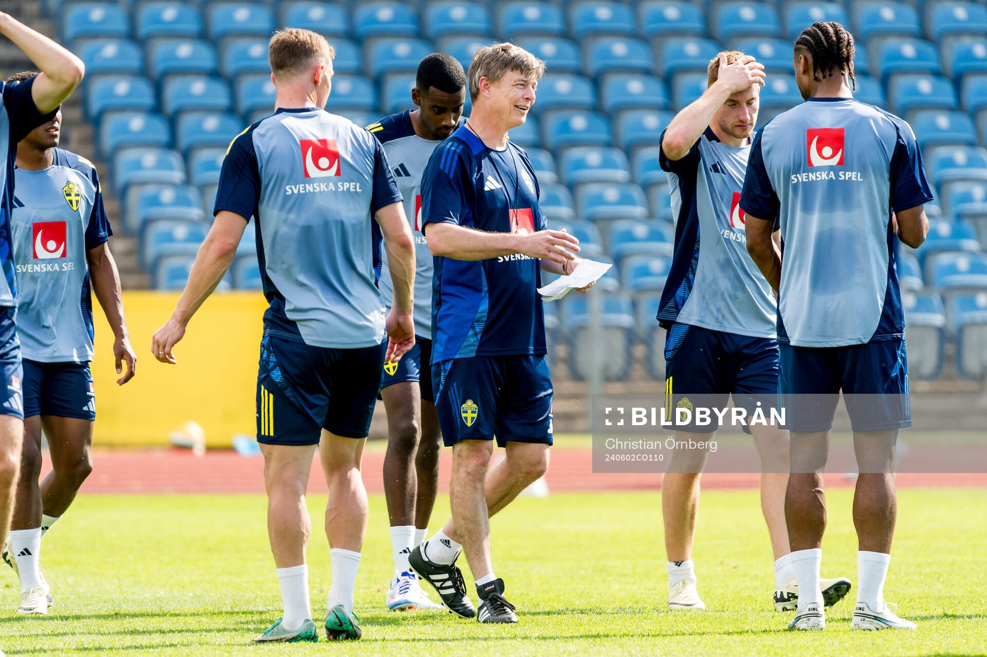 Head coach Jon Dahl Tomasson of Sweden
