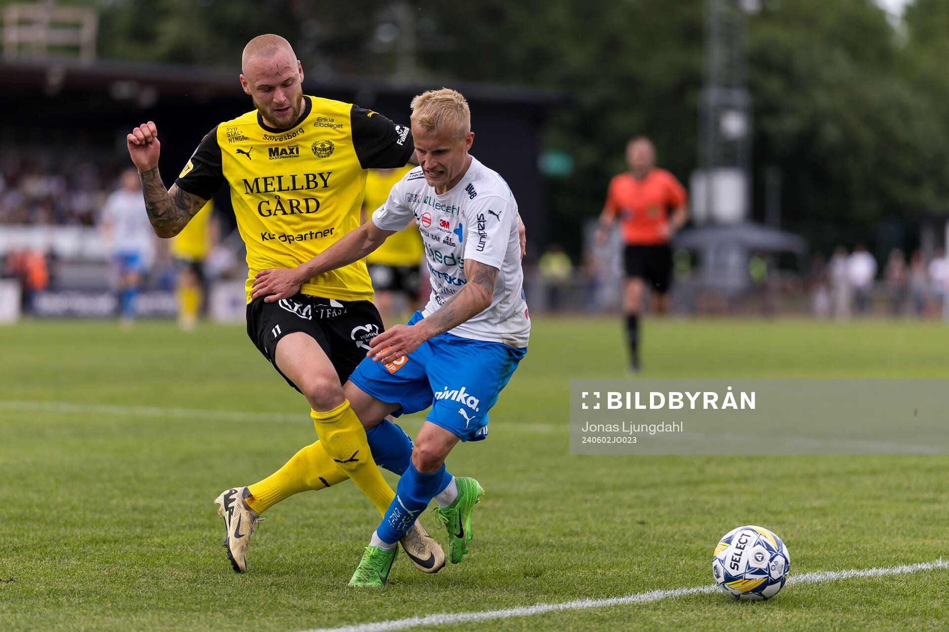 Mjällbys Adam Ståhl och Värnamos Viktor Bergh