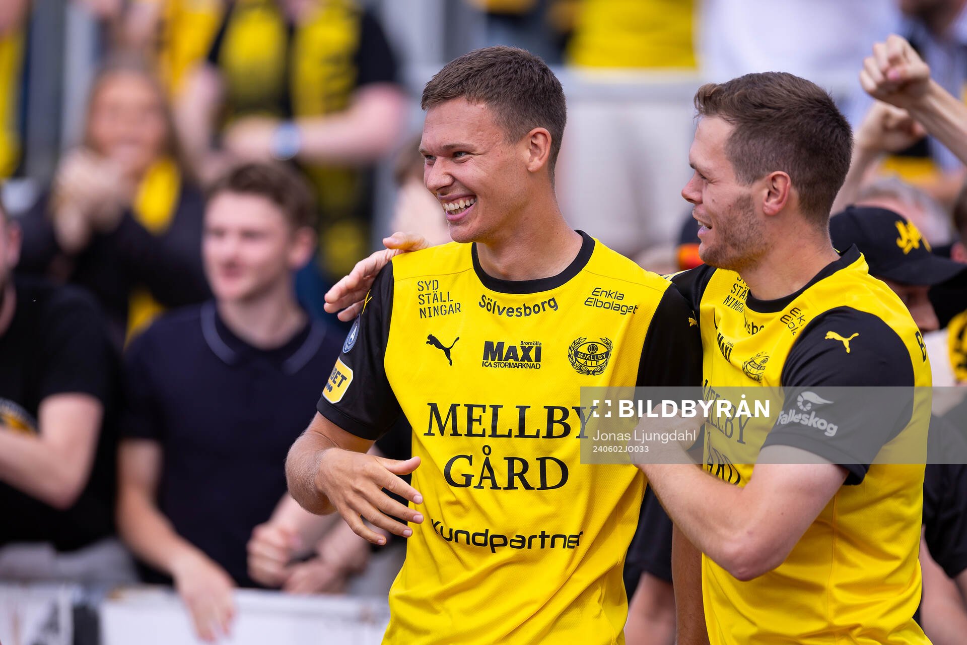 Mjällbys Arvid Brorsson och Jacob Bergström jublar