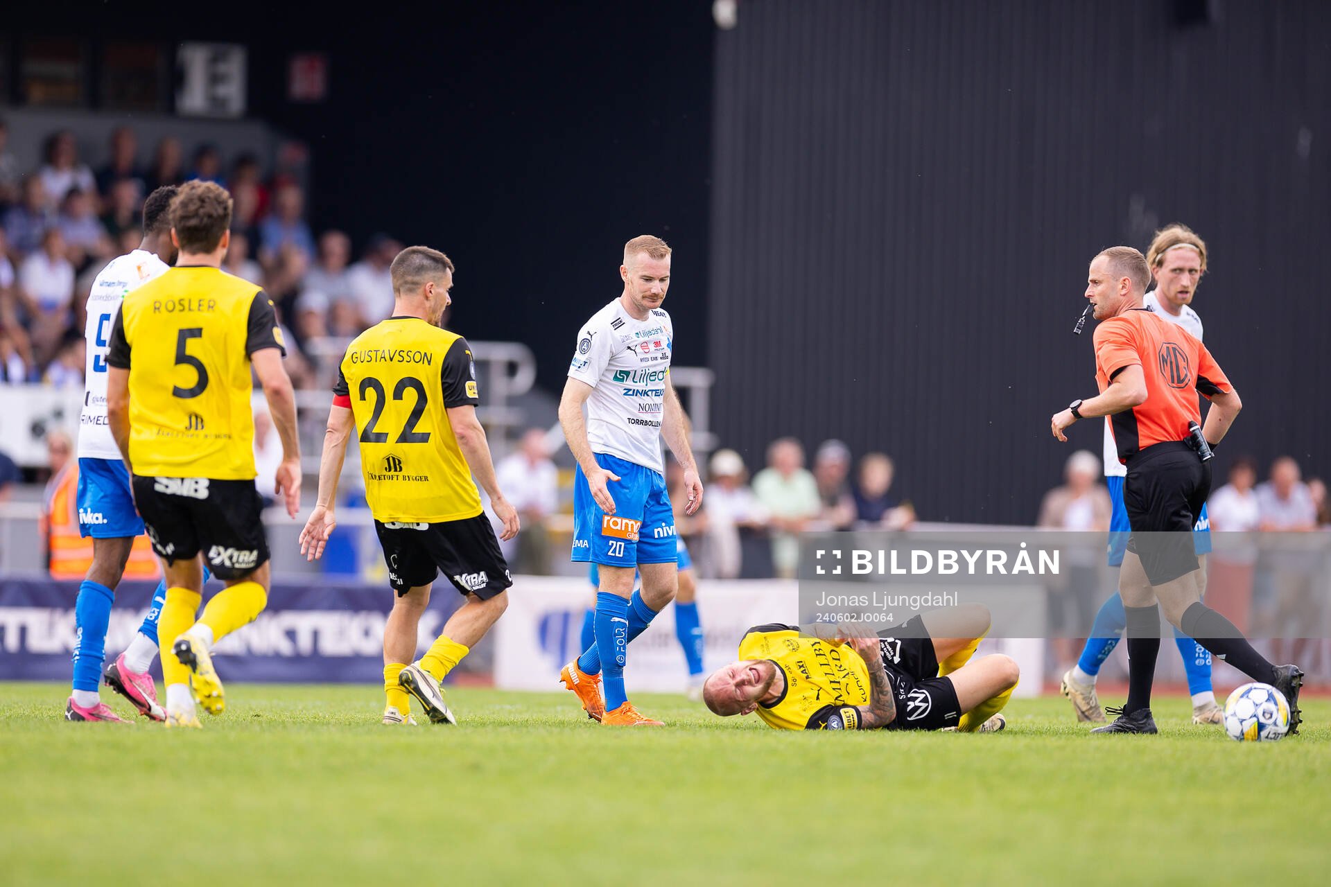 Värnamos Freddy Winsth och Mjällbys Adam Ståhl