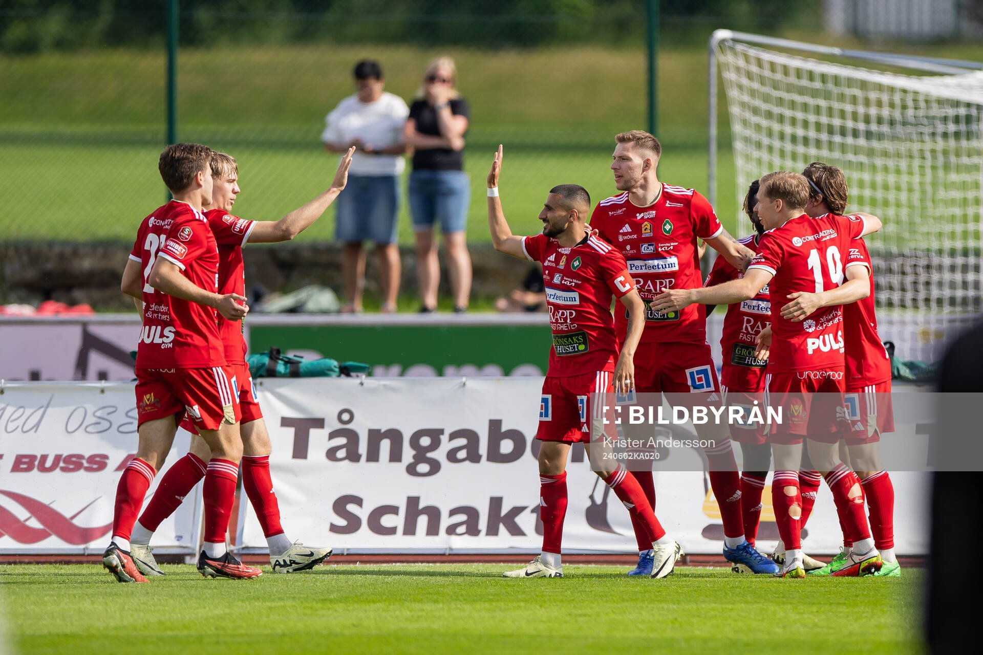 Skövde AIKs spelare jublar