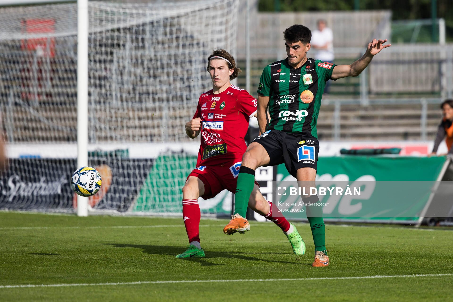 Skövde AIKs Hugo Engström och Varbergs Marc Ante Tokich