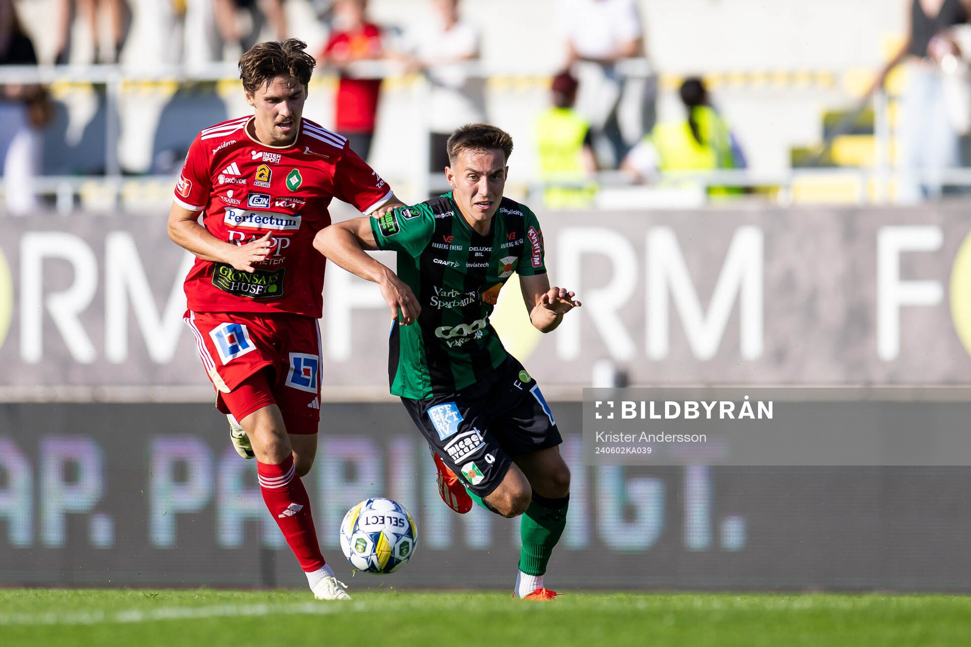 Skövde AIKs Fritiof Hellichius och Varbergs Anton Kurochkin