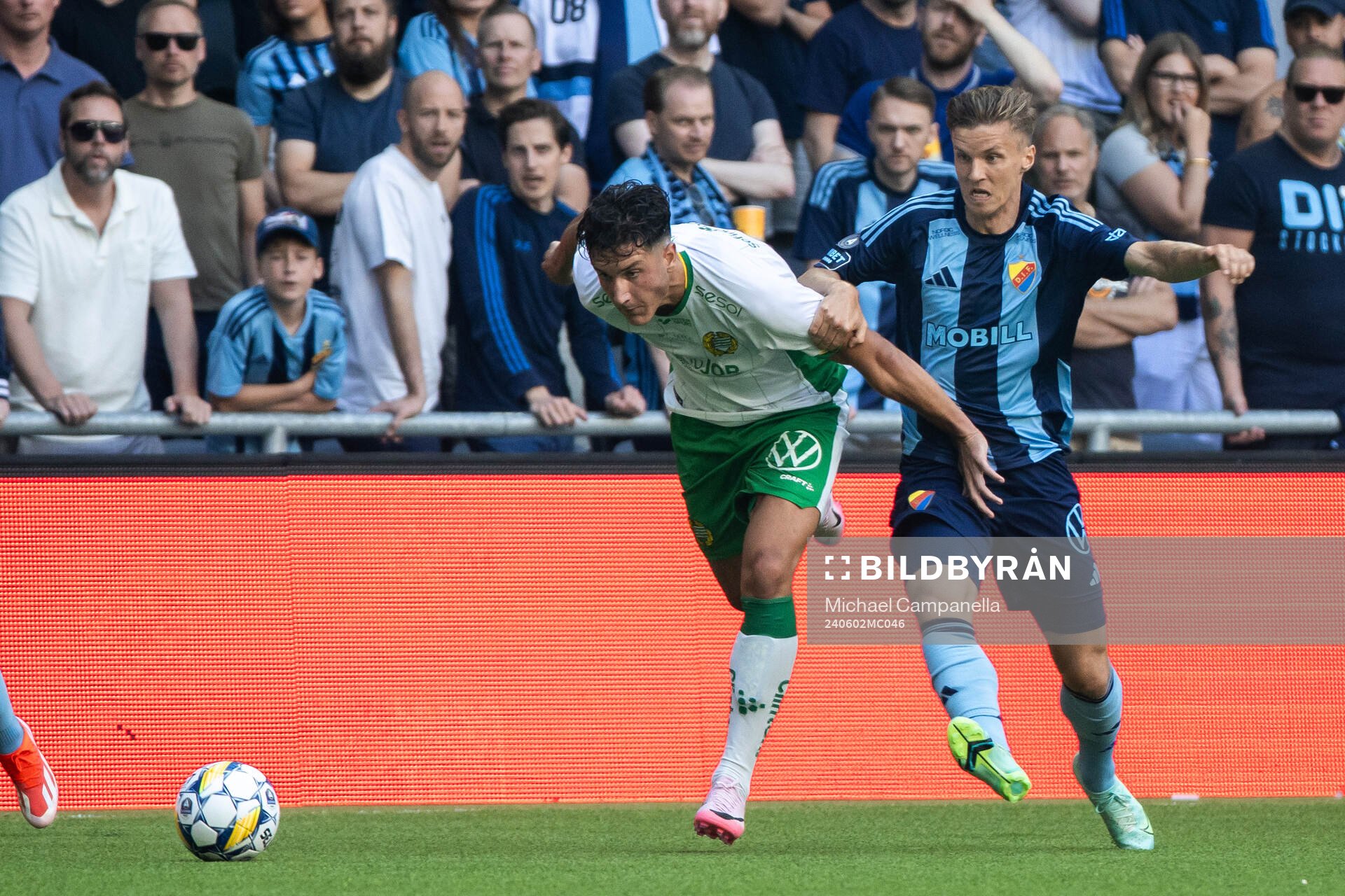 Hammarbys Deniz Gul och Djurgårdens Samuel Leach Holm