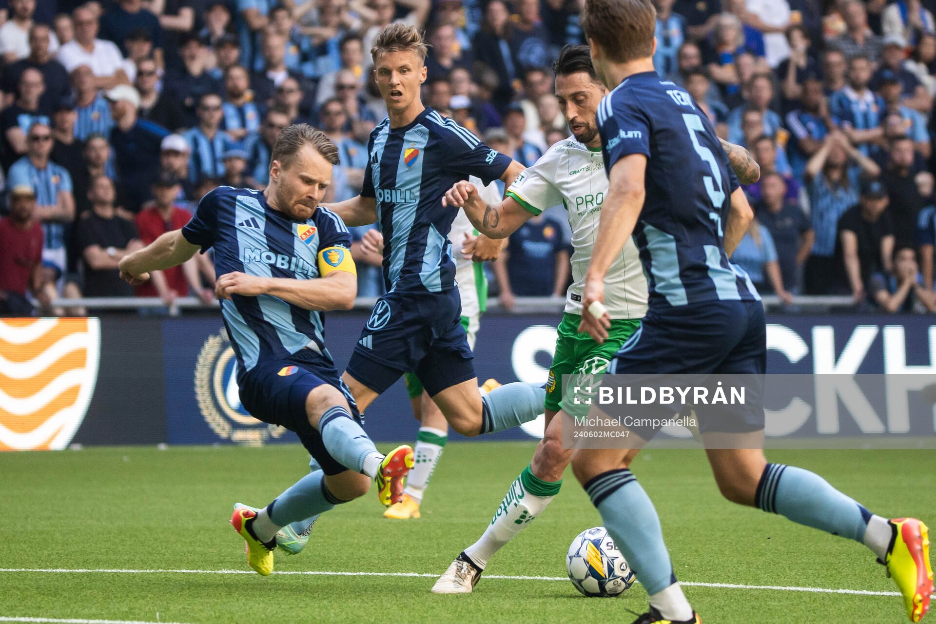 Hammarbys Nahir Besara och Djurgårdens Jacob Larsson