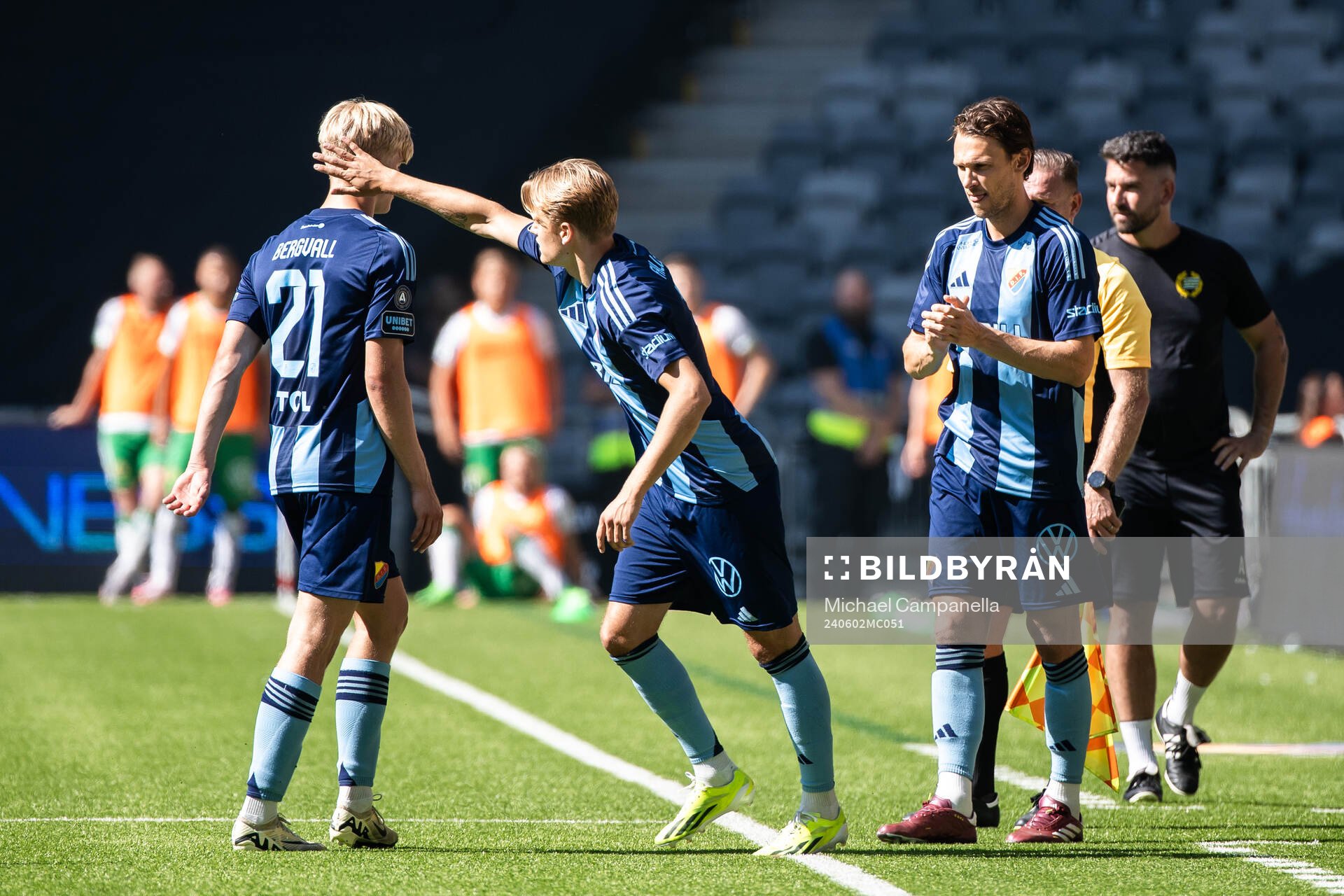 Djurgårdens Lucas Bergvall byts ut och deppar