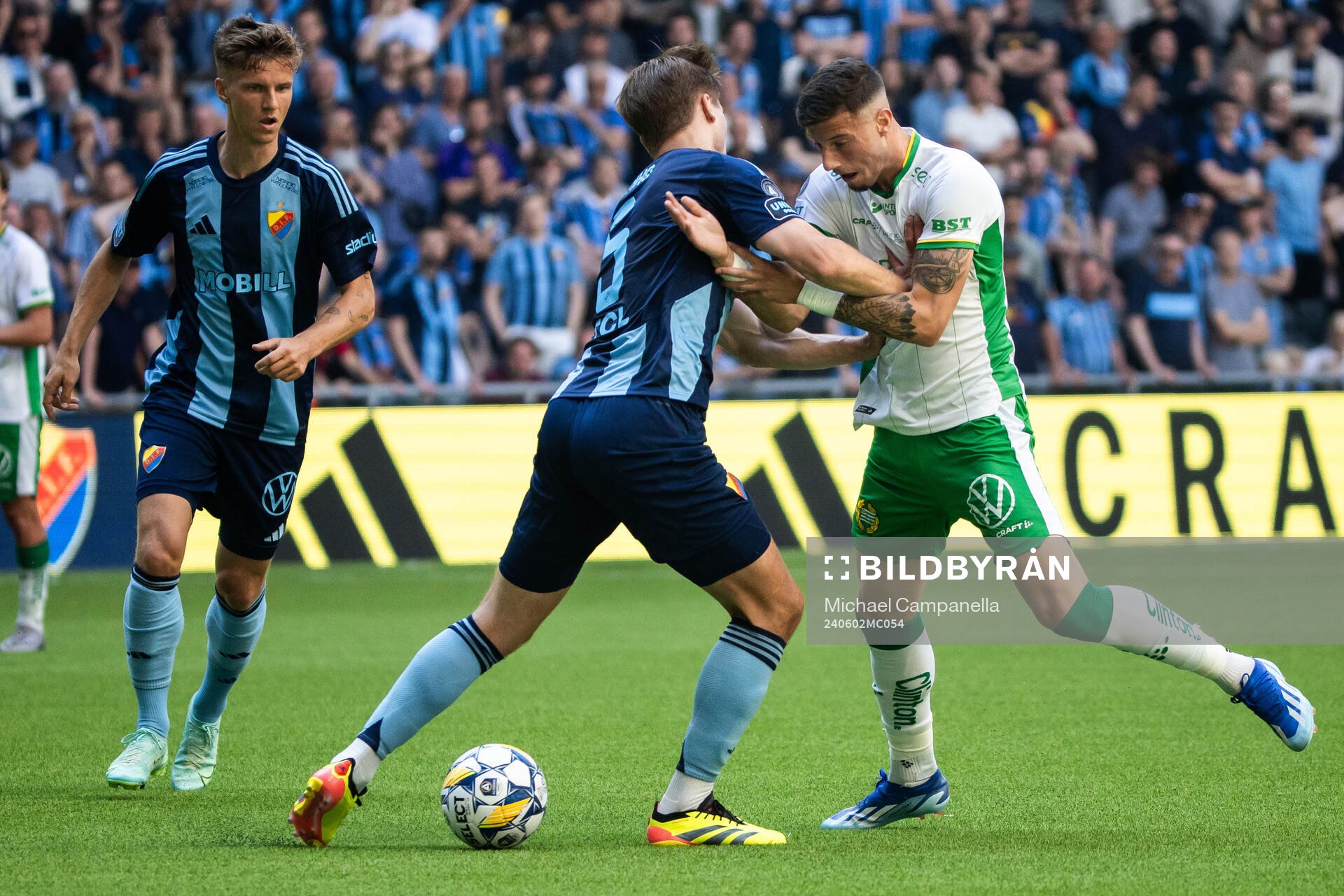 Djurgårdens Miro Tenho och Hammarbys Viktor Dukanovic