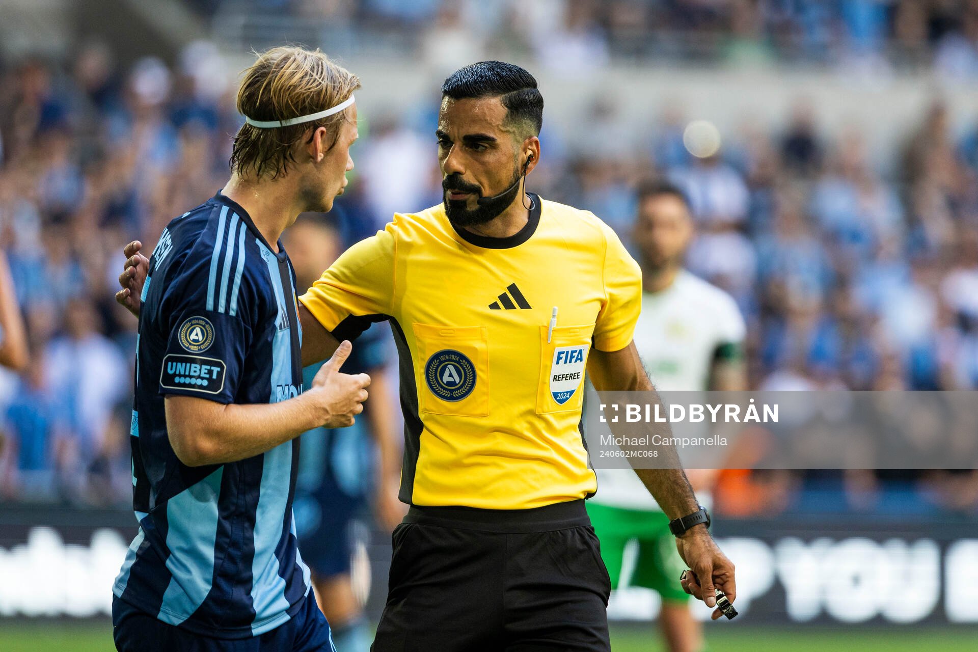 Domare Mohammed Al-Hakim och Djurgårdens Tobias Gulliksen