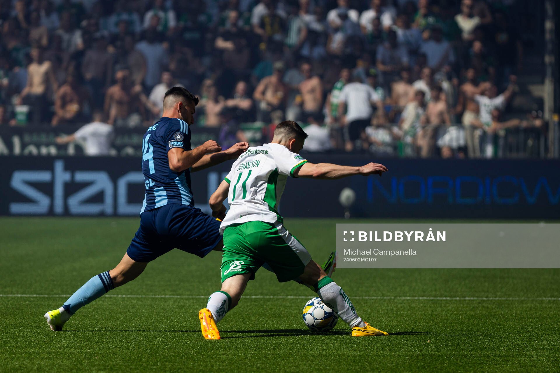 Djurgårdens Besard Sabovic och Hammarbys Oscar Johansson