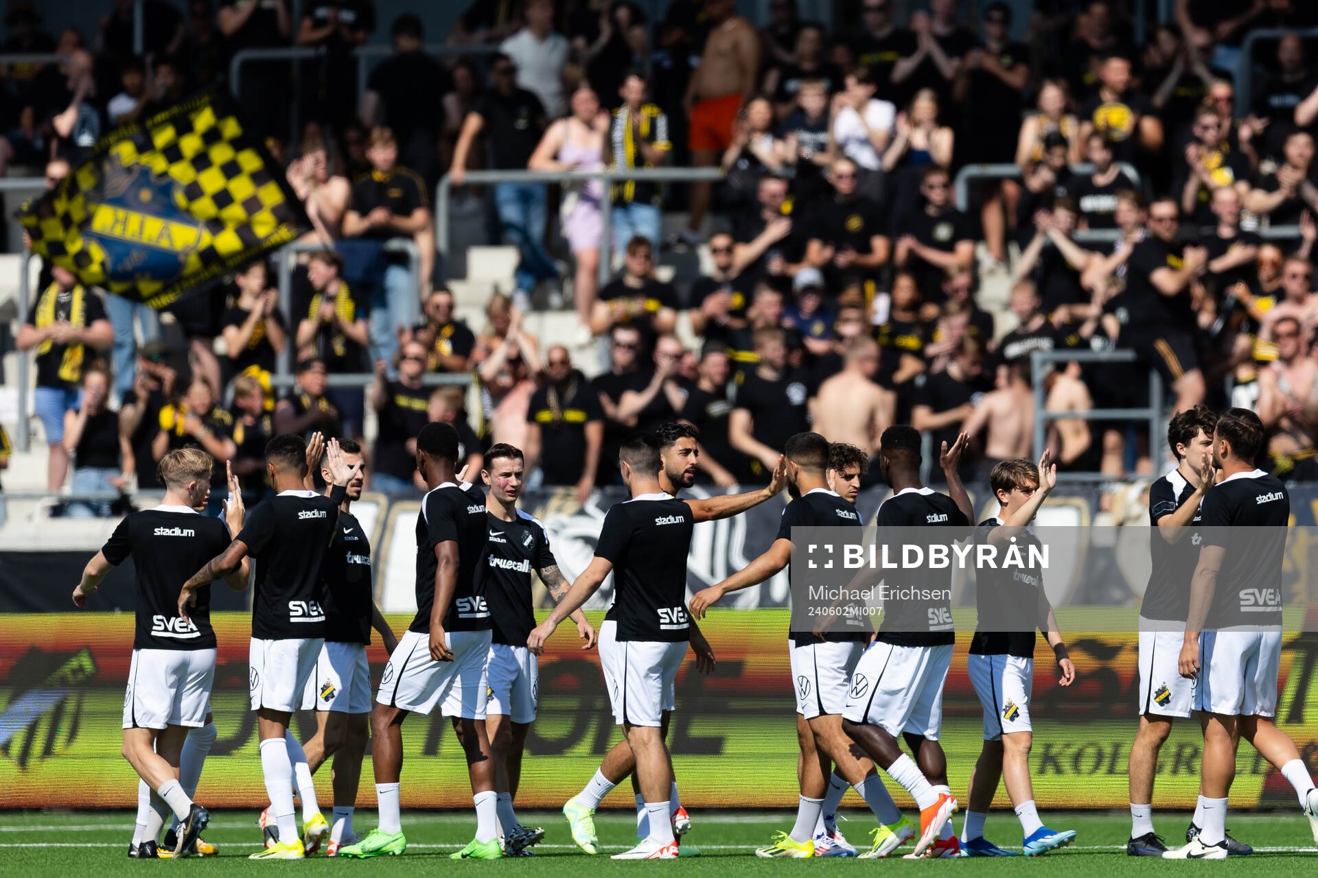 AIKs spelare innan fotbollsmatchen i Allsvenskan mellan