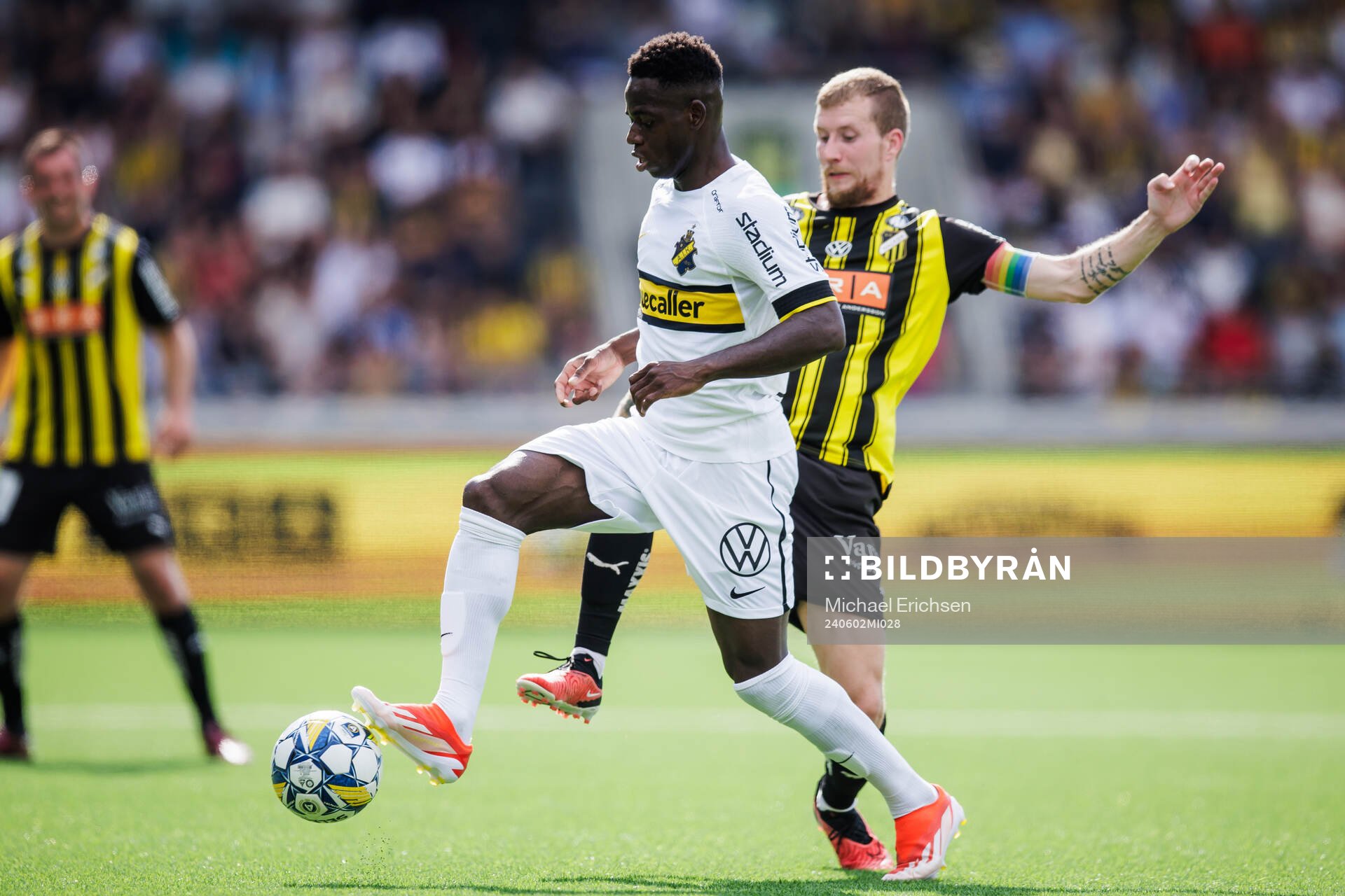 AIKs Ismaila Coulibaly och Häckens Simon Gustafson