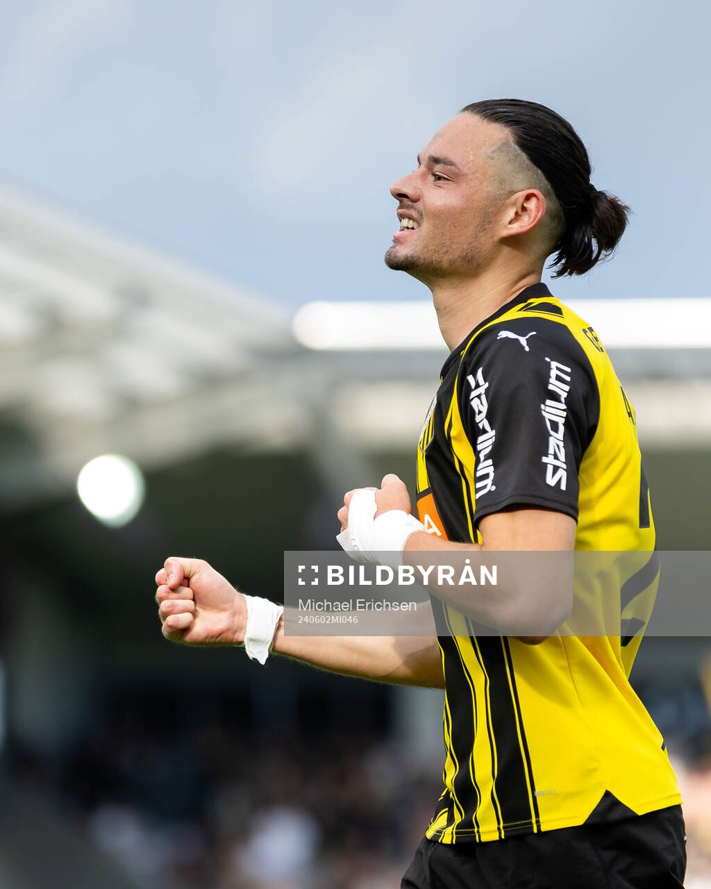 Häckens Amor Layouni jublar