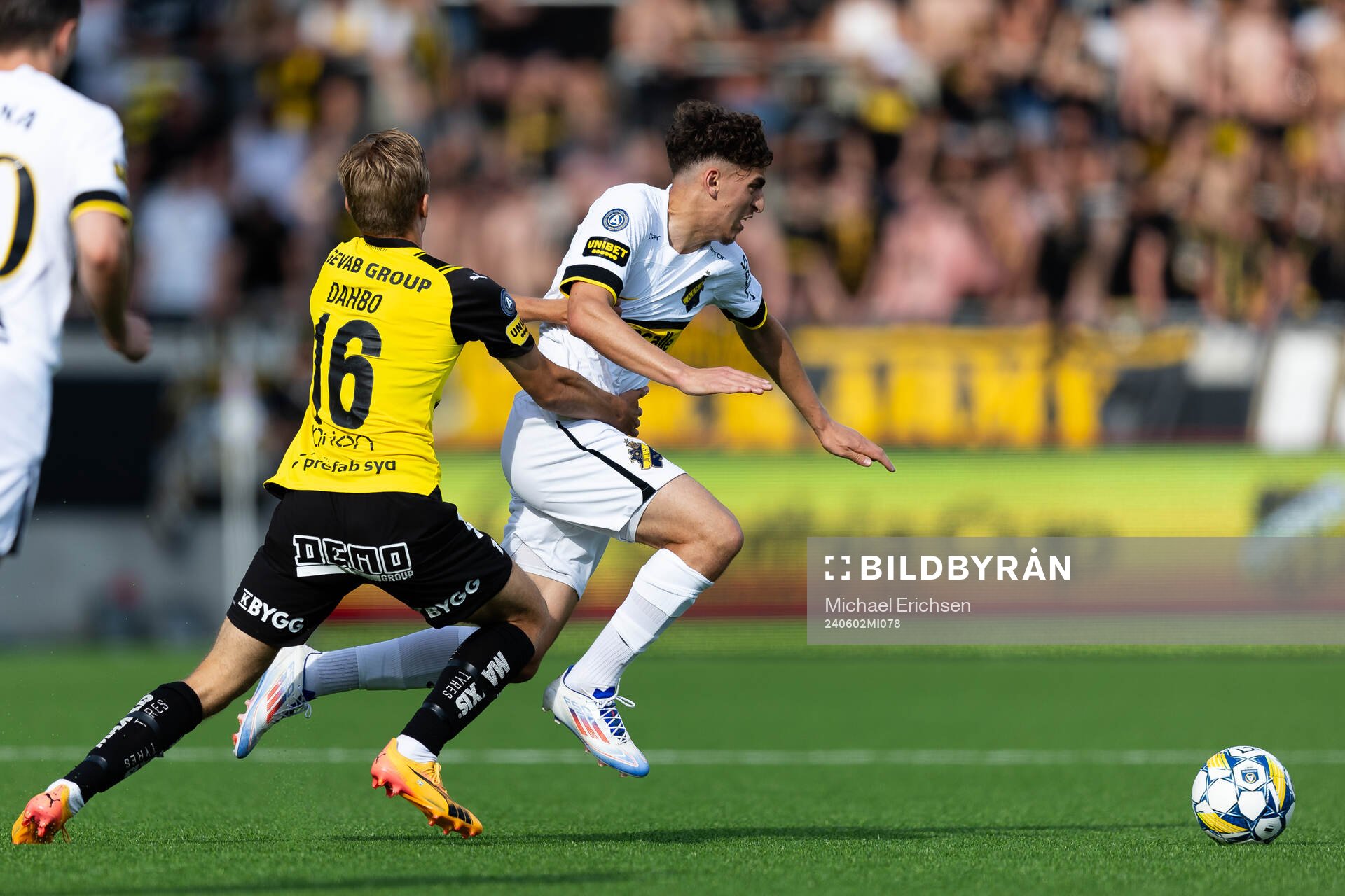Häckens Pontus Dahbo och AIKs Taha Ayari
