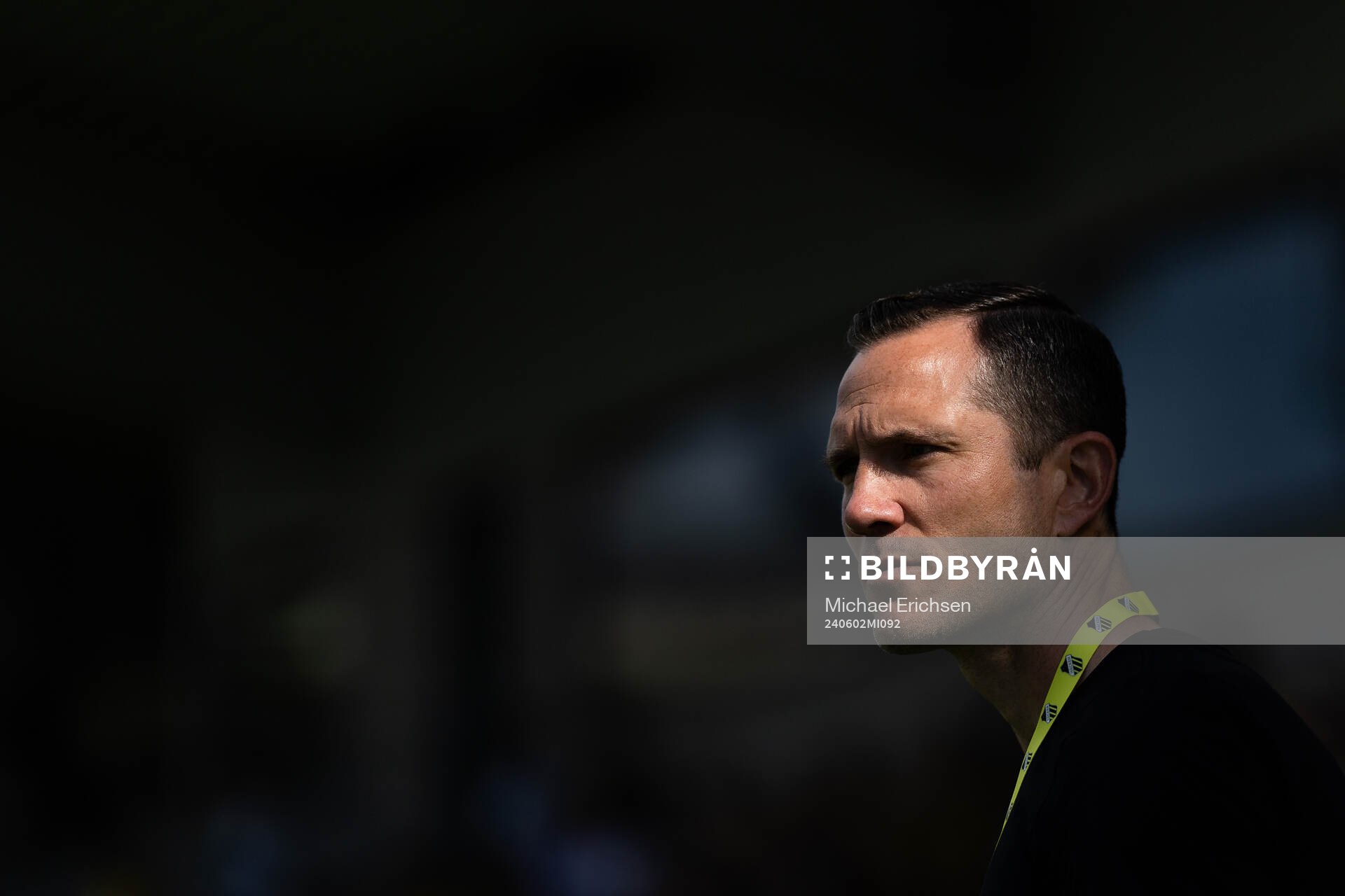 Häckens sportchef Martin Ericsson innan fotbollsmatchen i