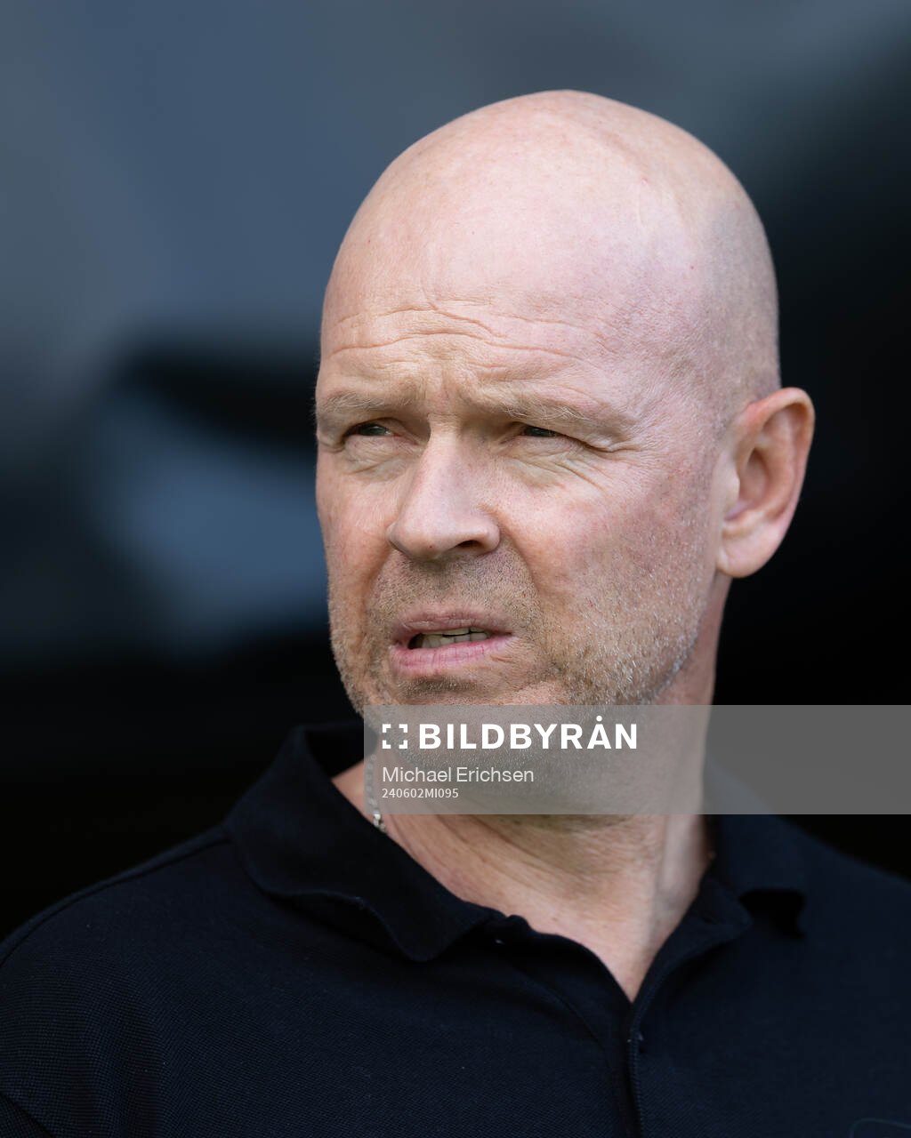 AIKs tränare Henning Berg innan fotbollsmatchen i