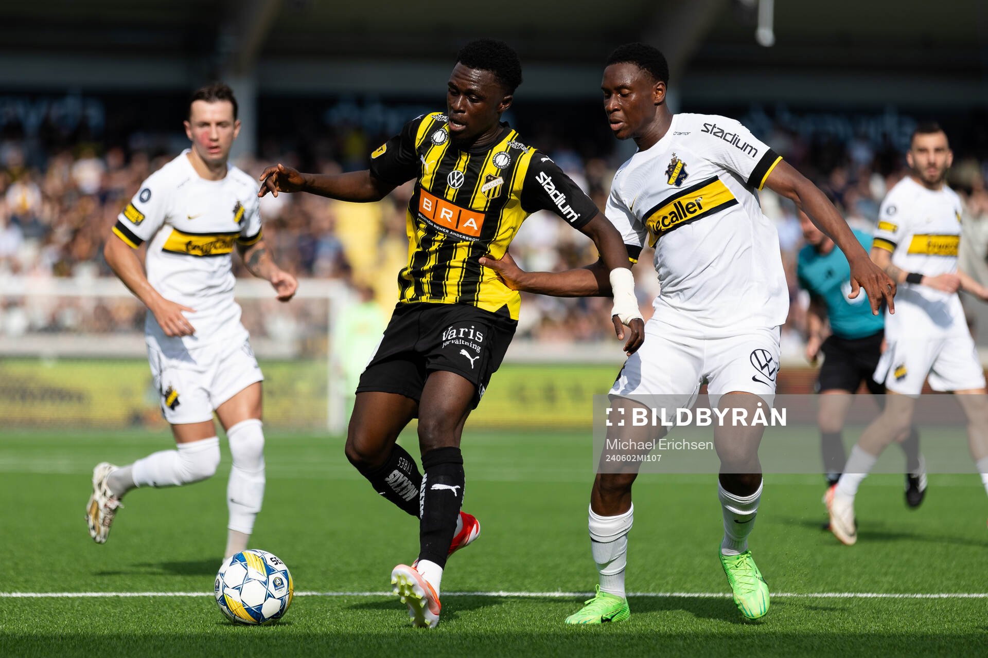 Häckens Zeidane Inoussa och AIKs Mouhamed Lamine Fanne Dabo