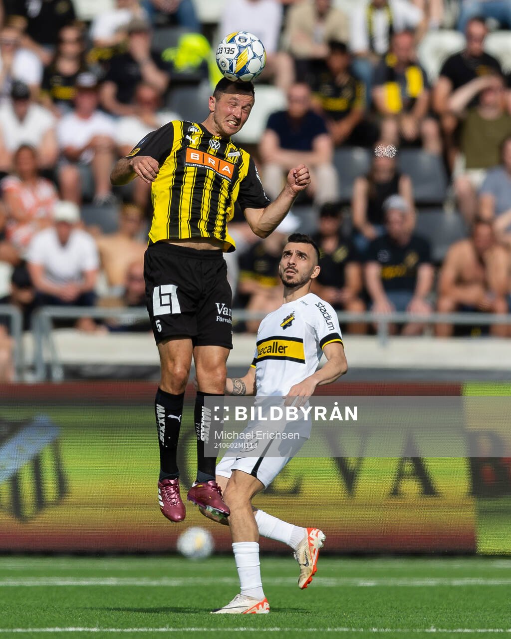 Häckens Even Hovland och AIKs Ioannis Pittas