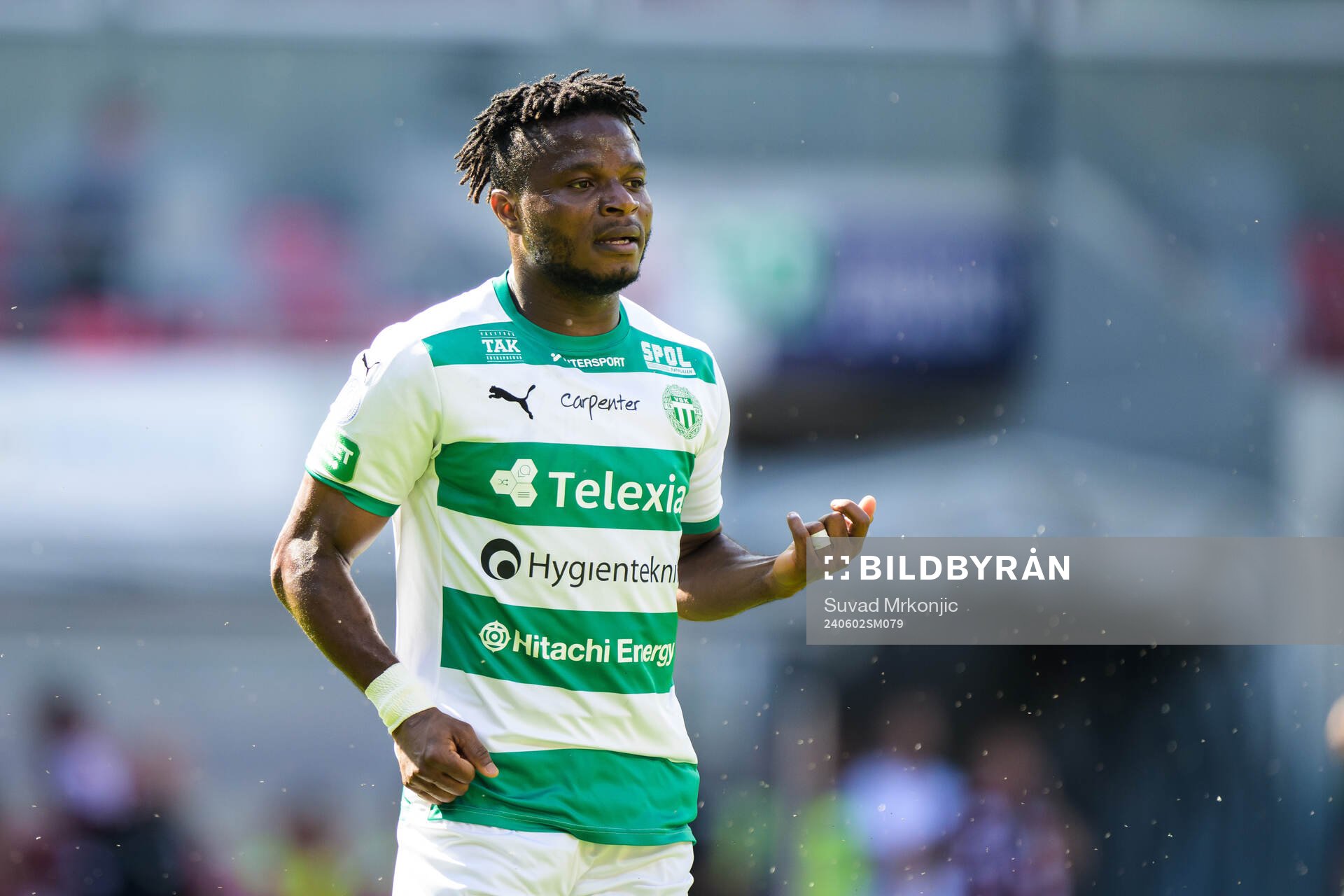 Västerås Henry Offia jublar