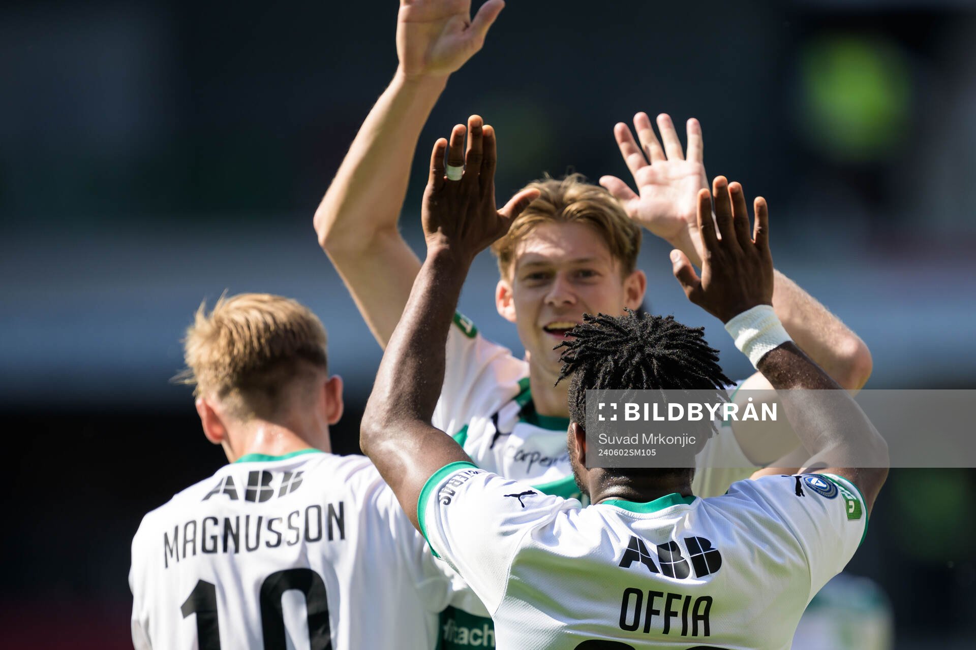 Västerås Henry Offia jublar