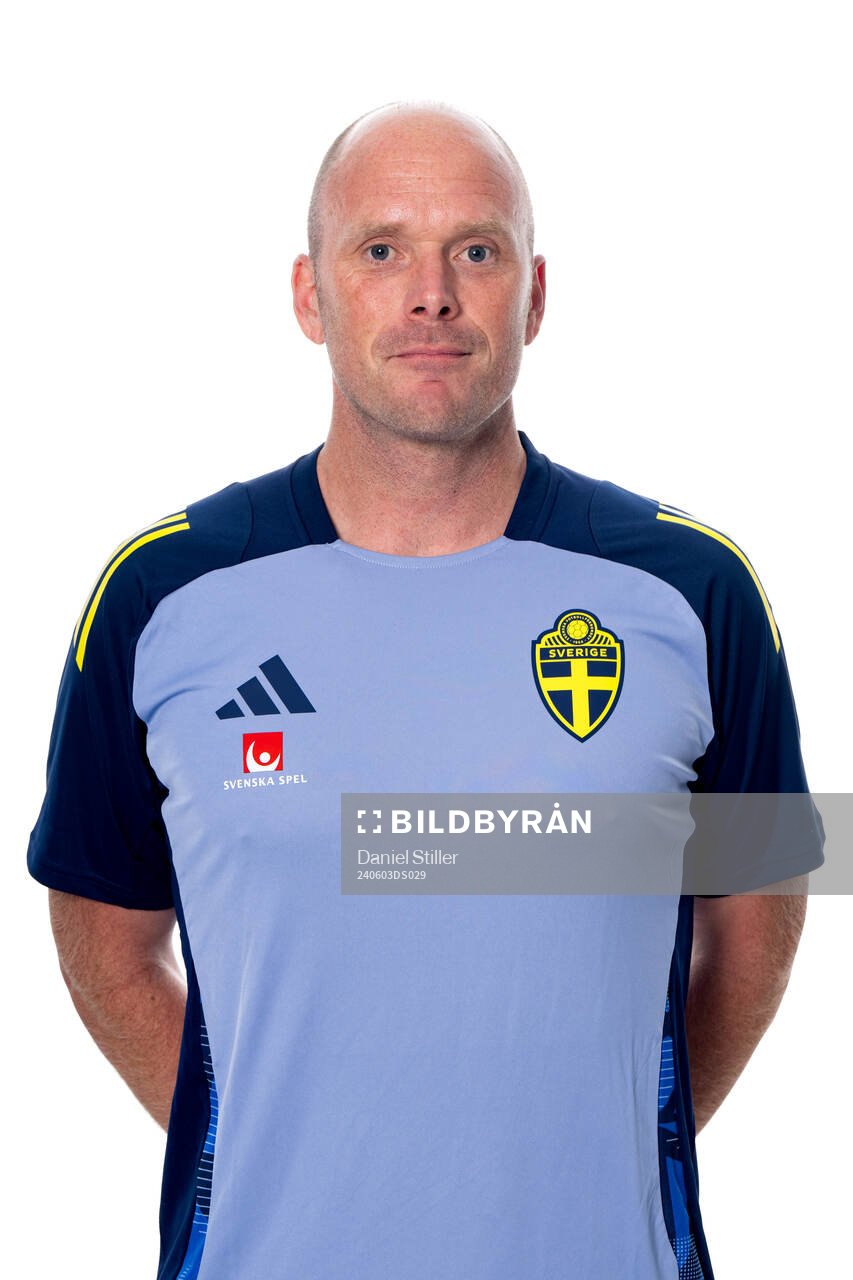 Calle Persson, physiotherapist  of the Swedish national
