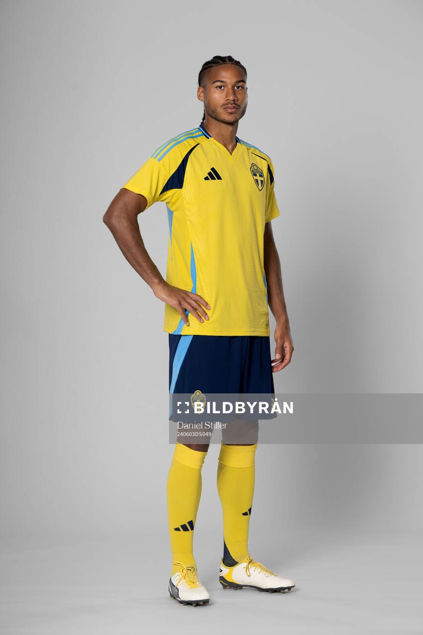 Jens Cajuste of the Swedish national football team poses