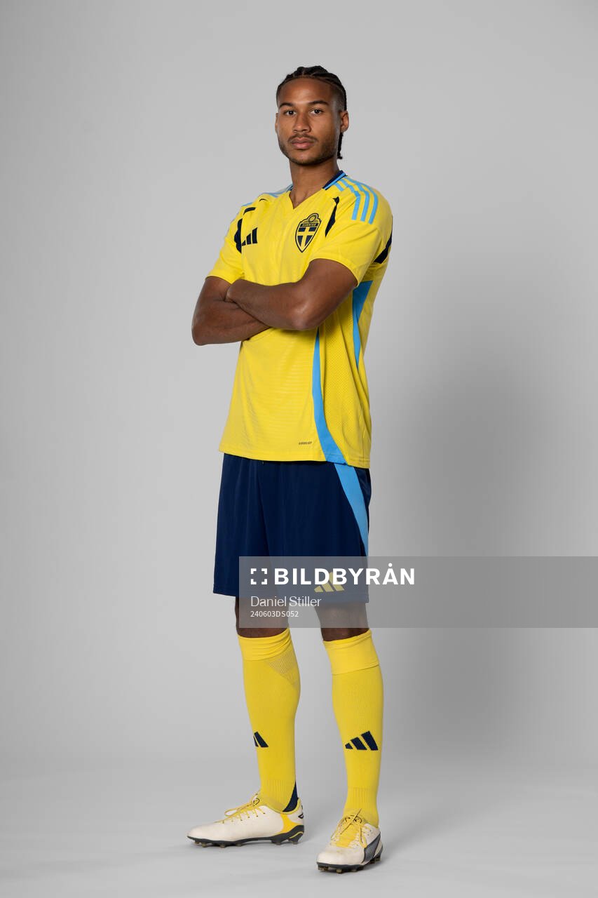 Jens Cajuste of the Swedish national football team poses