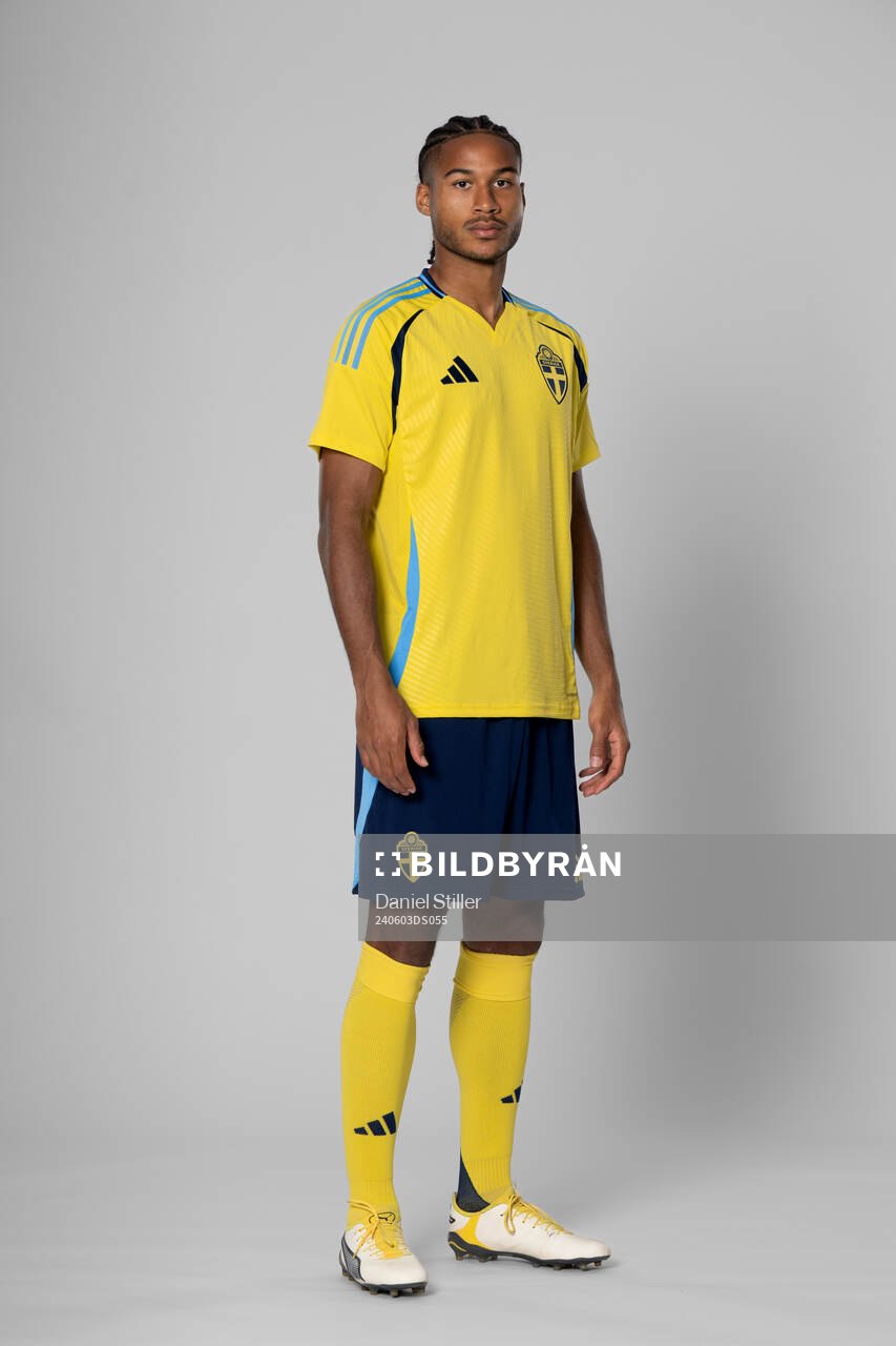 Jens Cajuste of the Swedish national football team poses