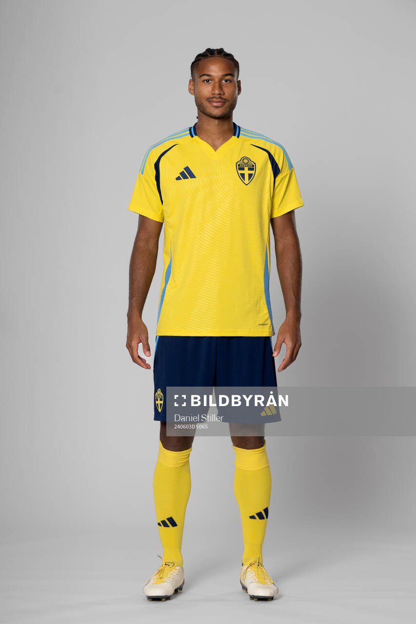Jens Cajuste of the Swedish national football team poses