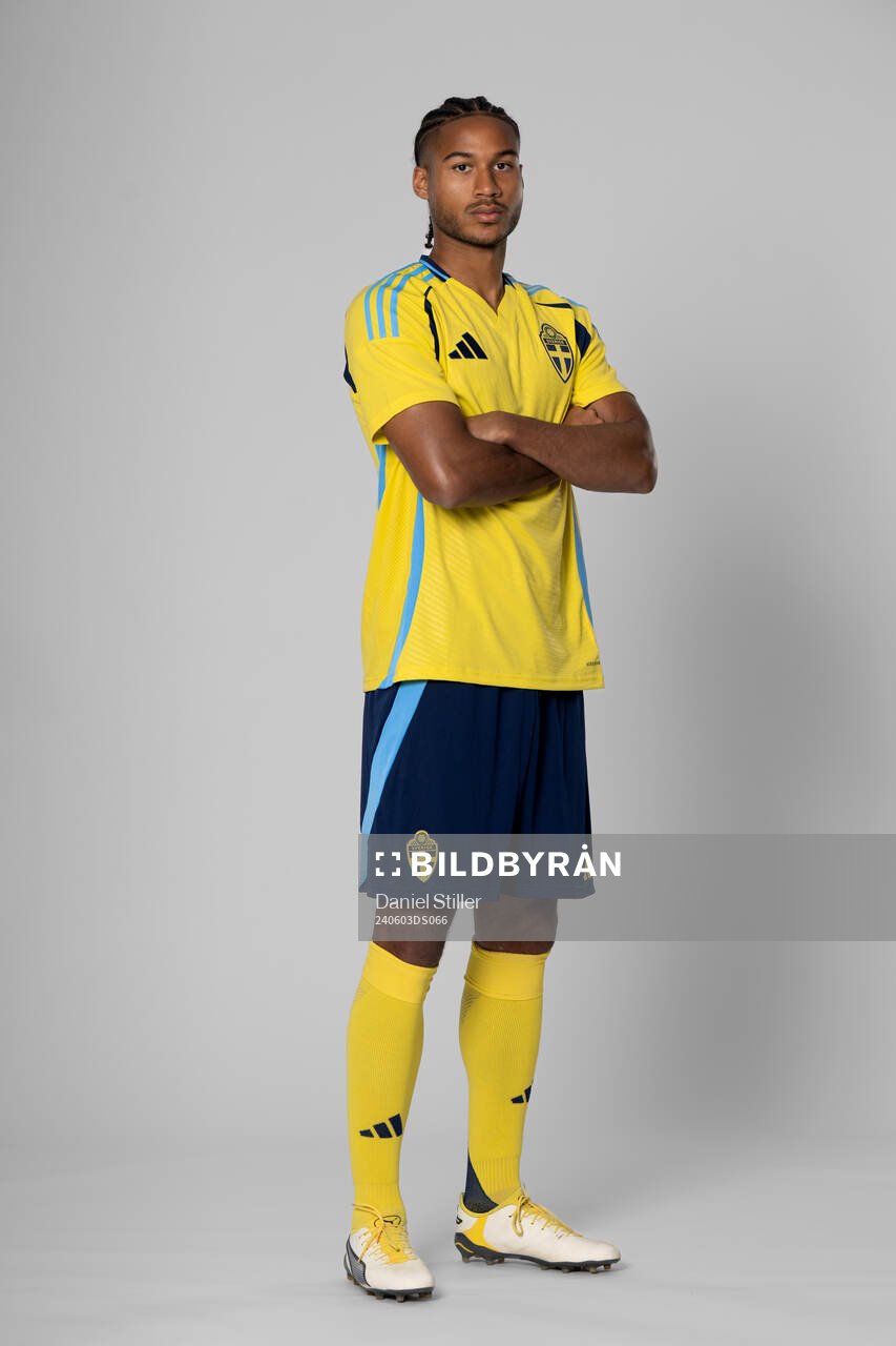 Jens Cajuste of the Swedish national football team poses