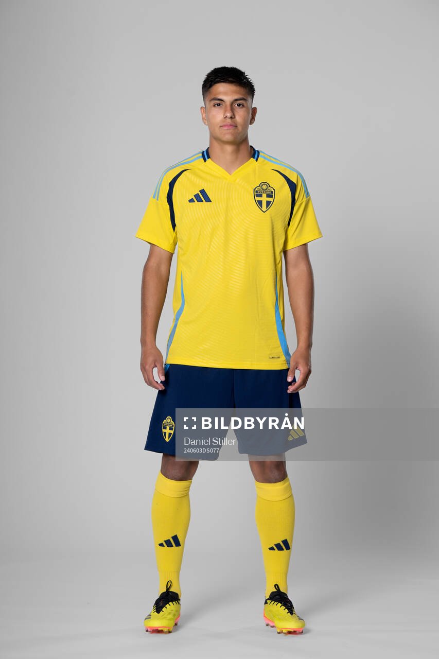 Matteo Perez Vinlöf of the Swedish national football team