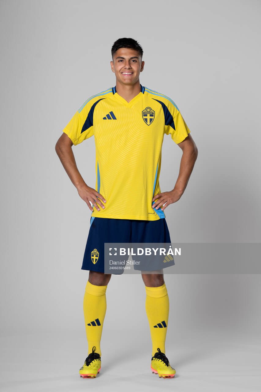 Matteo Perez Vinlöf of the Swedish national football team