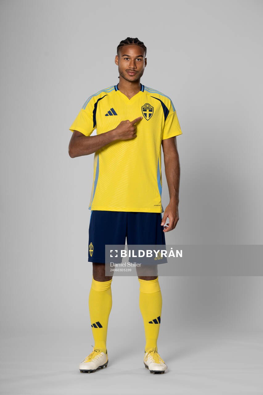Jens Cajuste of the Swedish national football team poses