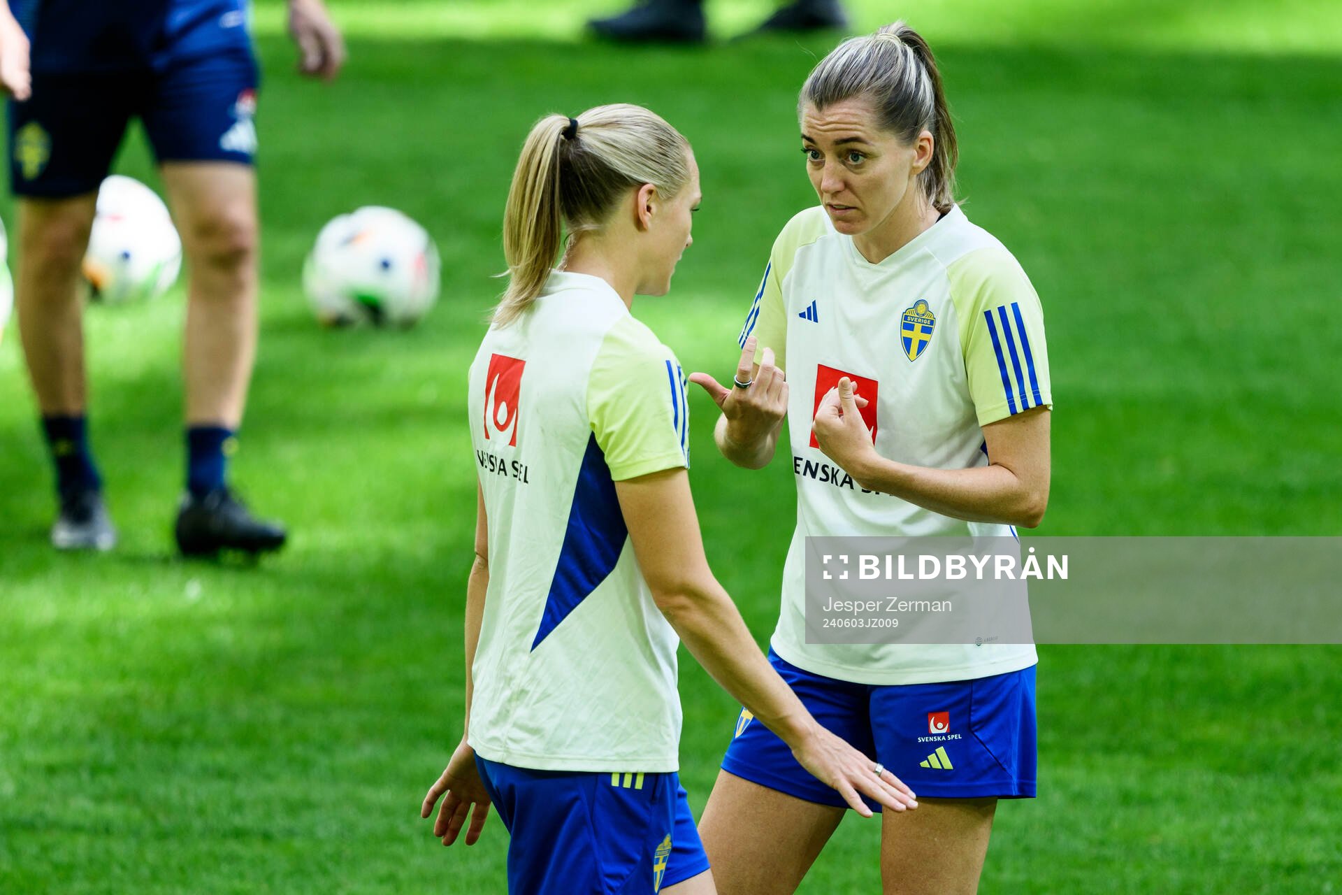 Magdalena Eriksson and Linda Sembrant of the Swedish