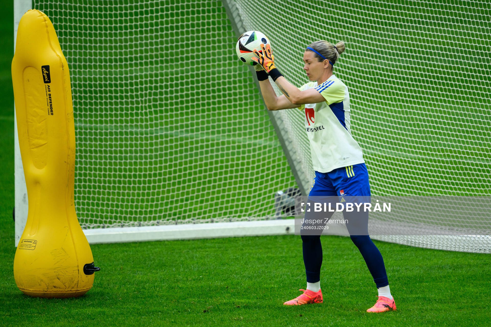 goalkeeper Jennifer Falk of the Swedish women's national