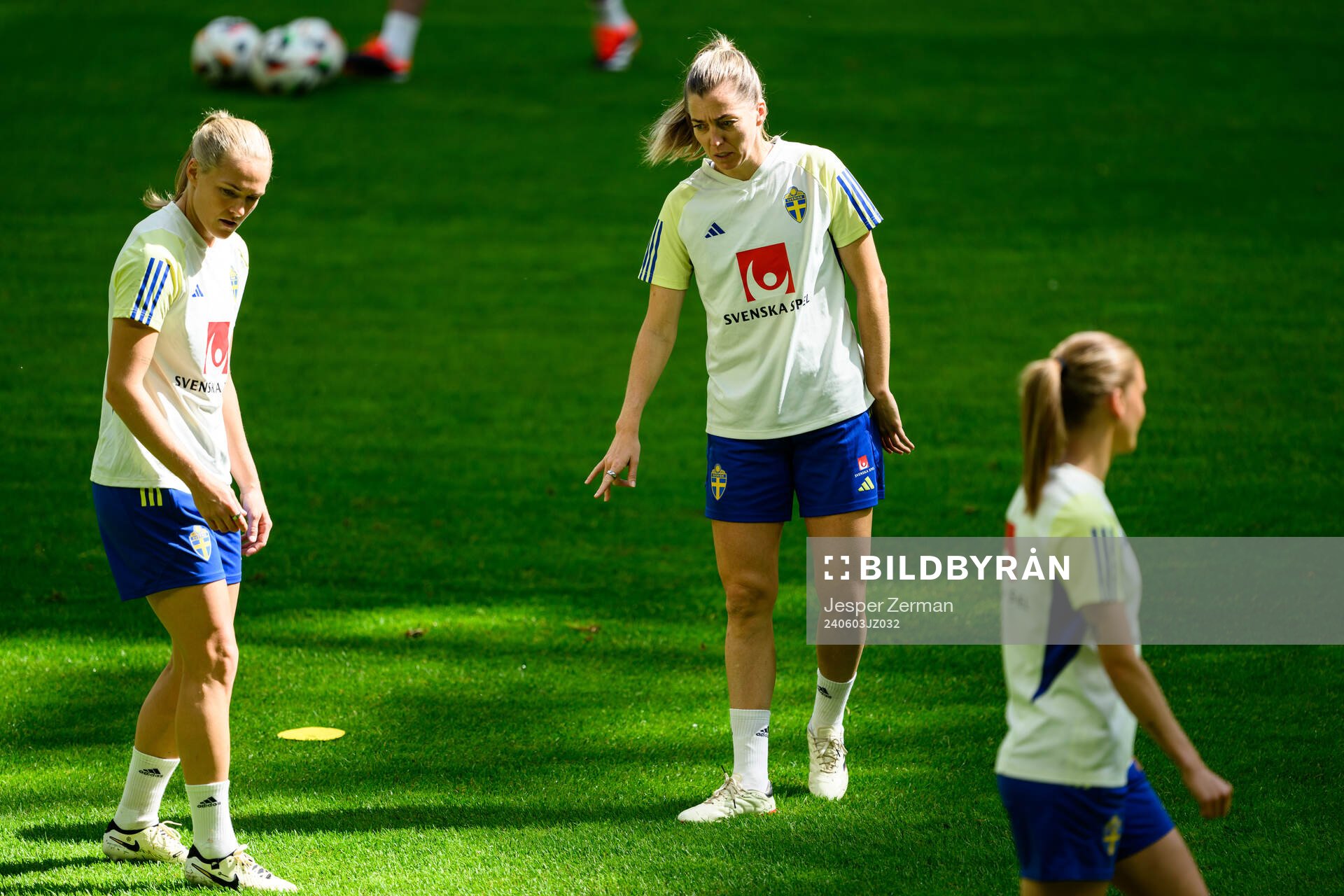 Magdalena Eriksson and Linda Sembrant of the Swedish