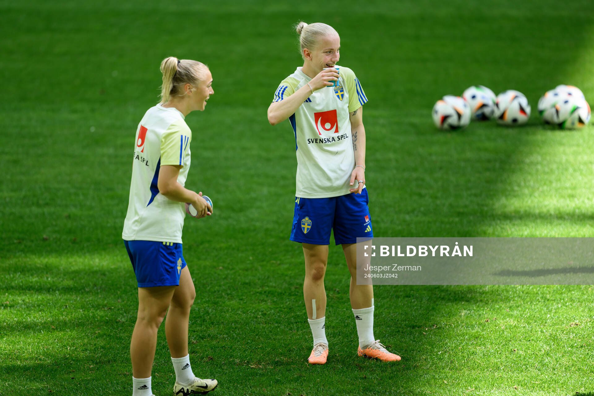 Hanna Bennison and Anna Sandberg of the Swedish women's