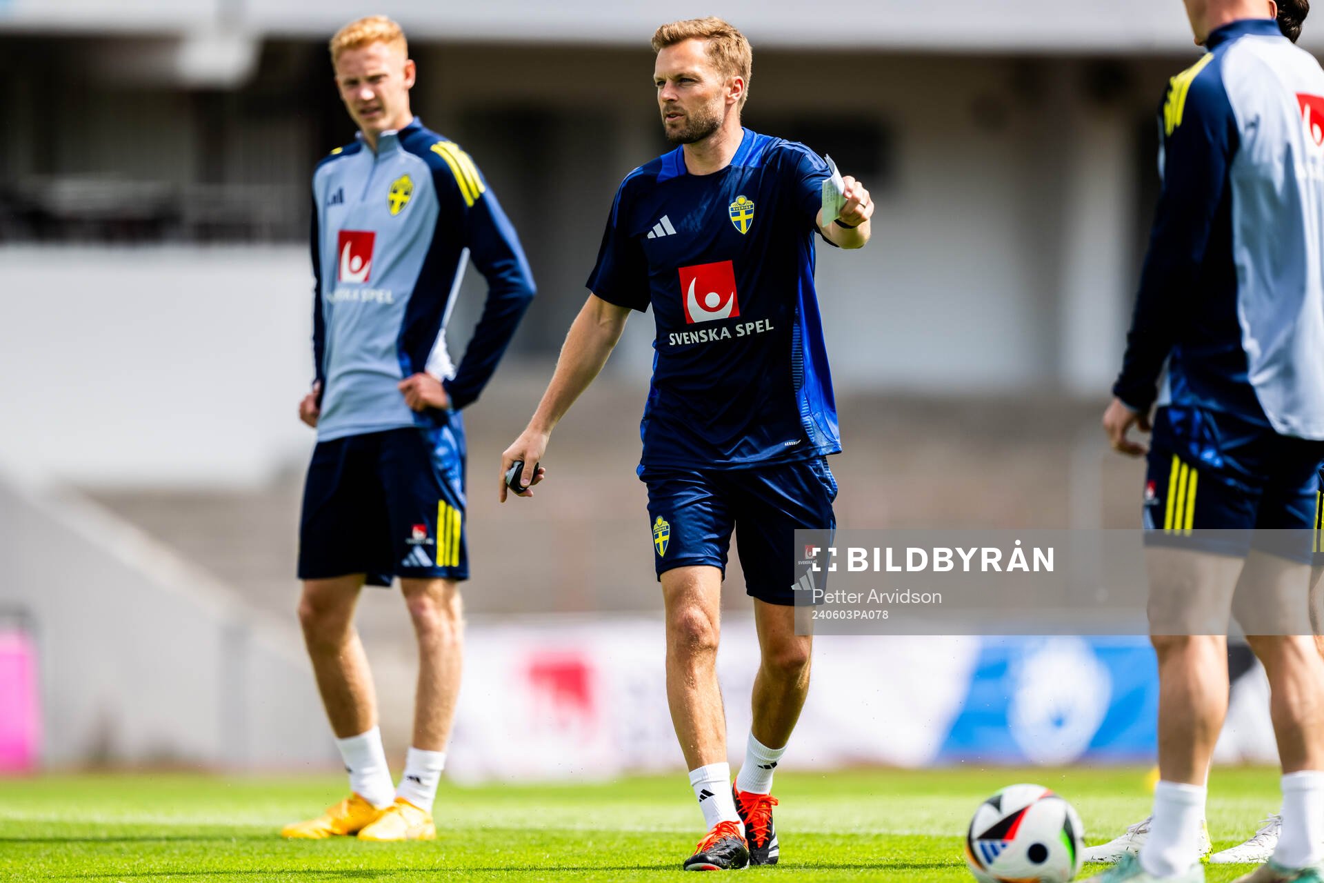 Assistant coach Sebastian Larsson of the Swedish men's
